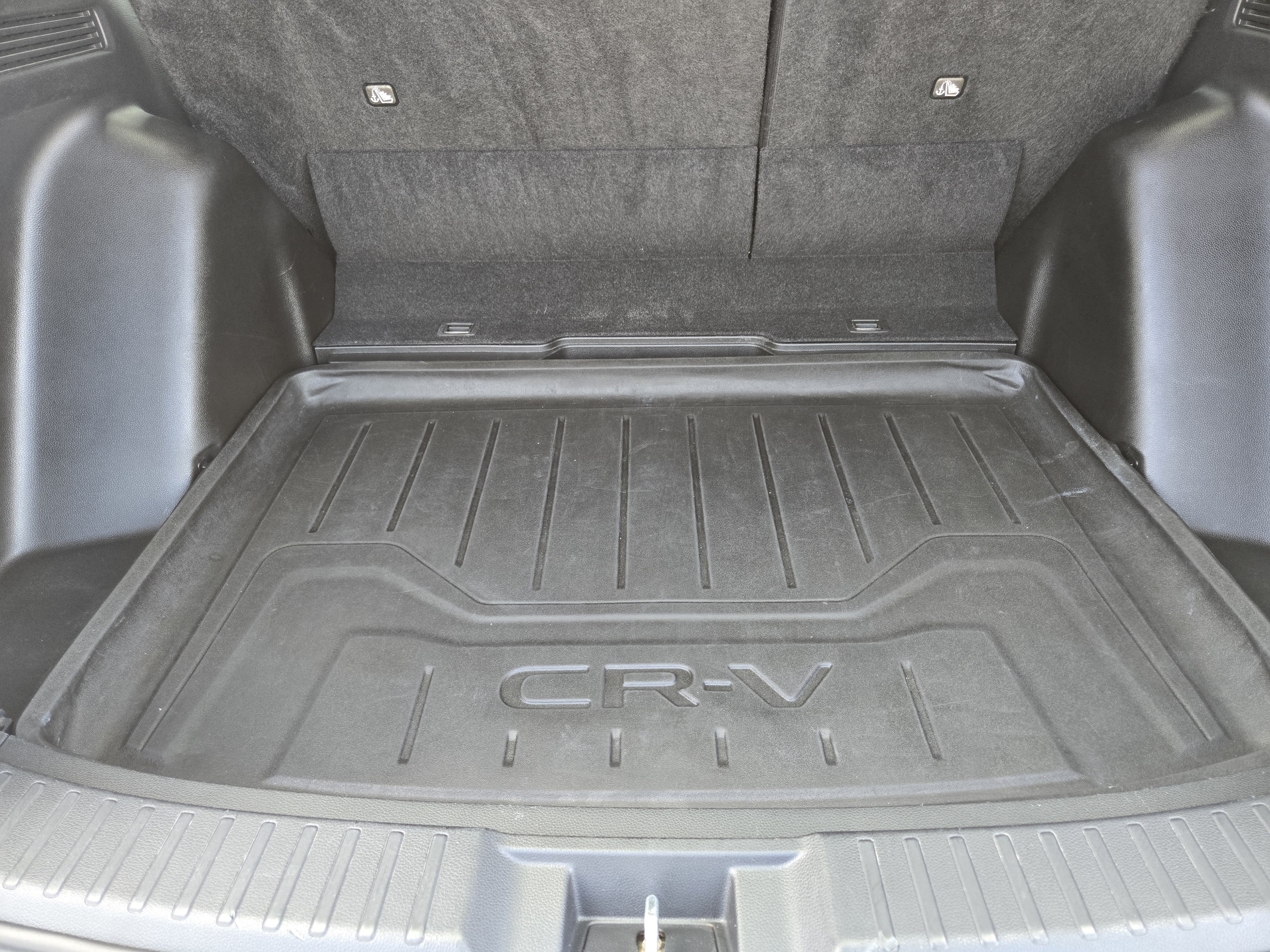 2025 Honda CR-V LX - Photo 32