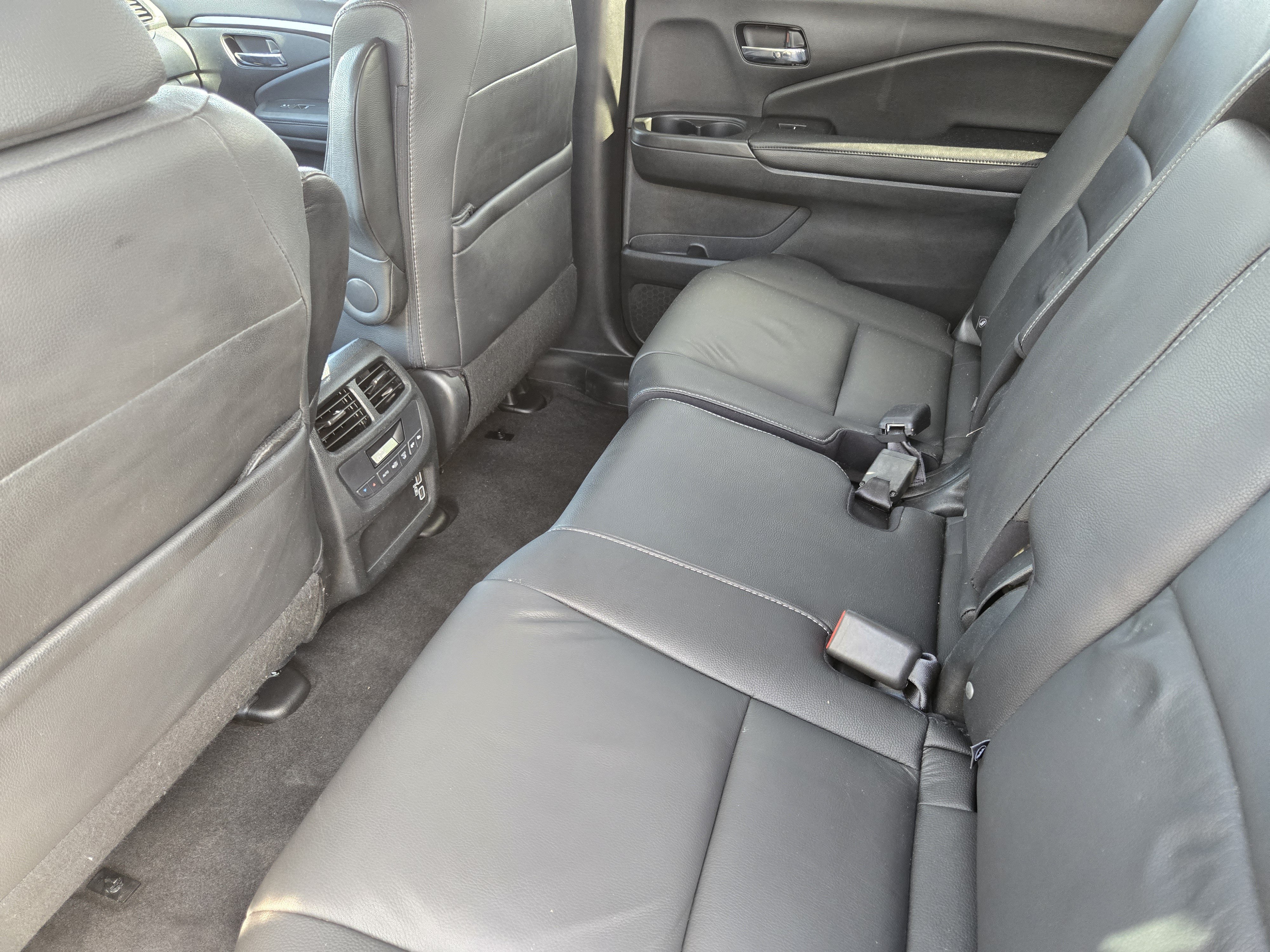 2022 Honda Pilot SE - Photo 31