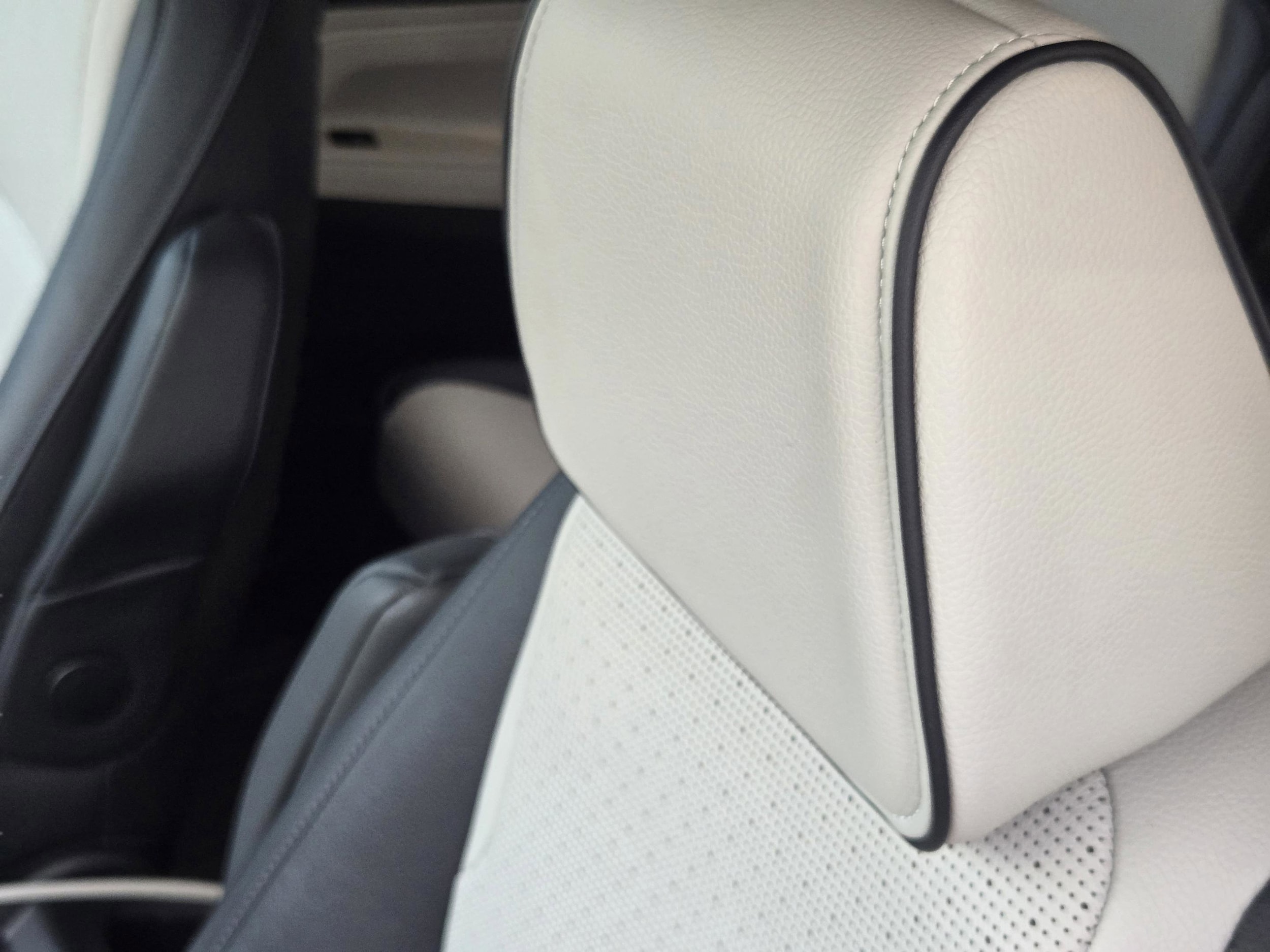2025 Honda Odyssey Elite - Photo 11