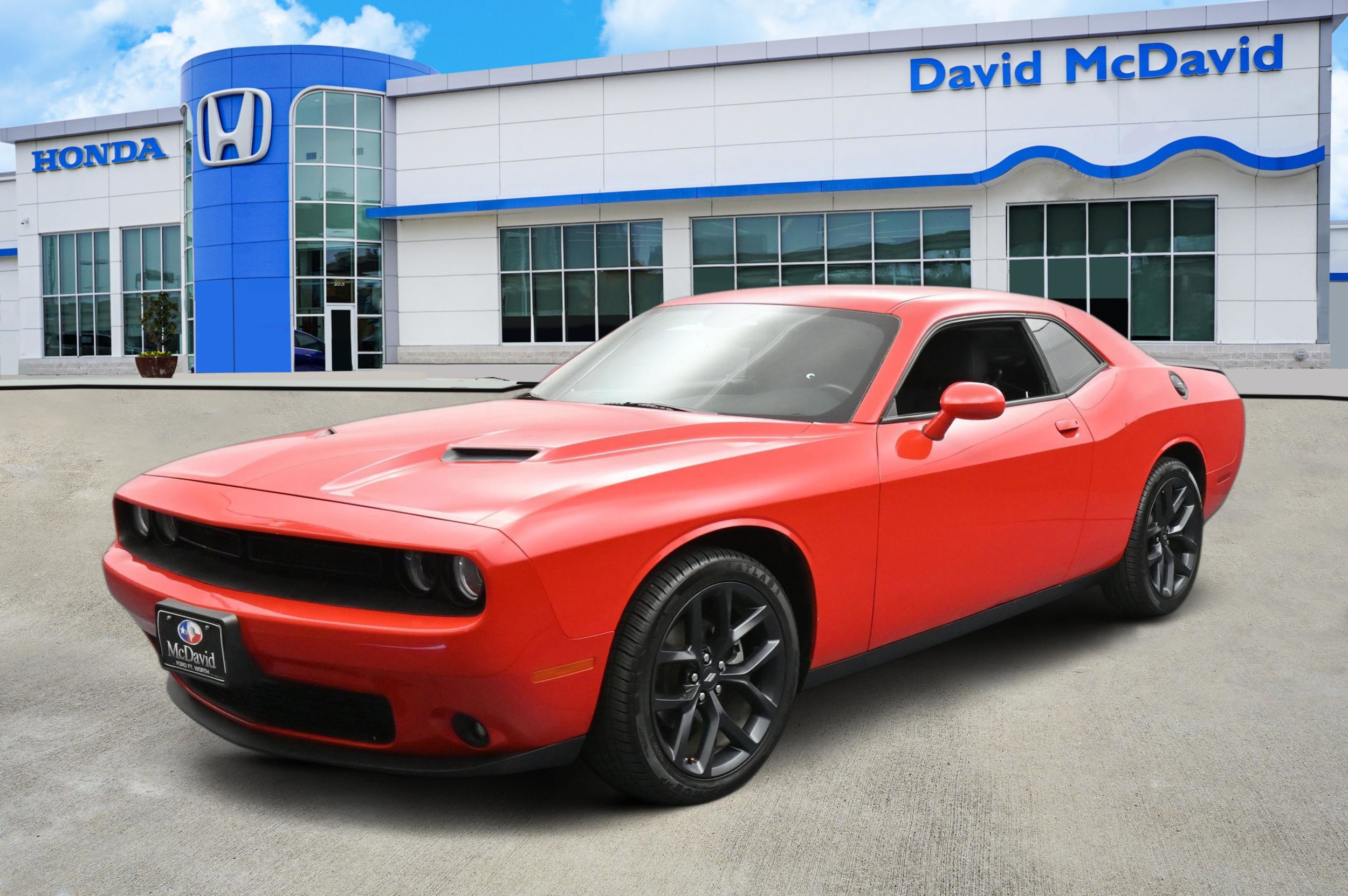 2022 Dodge Challenger SXT's photo