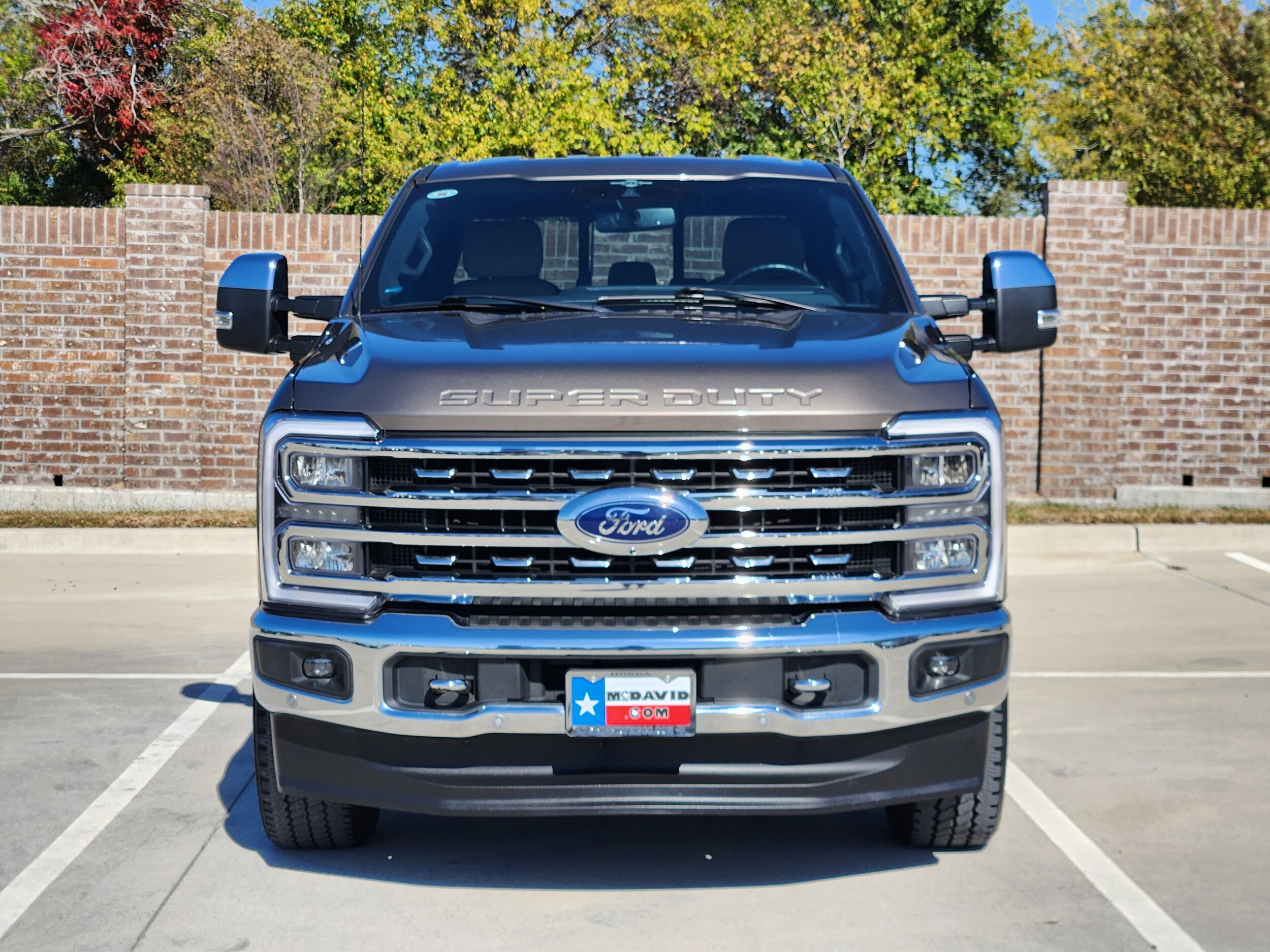 2023 Ford F-250 Lariat photo 2