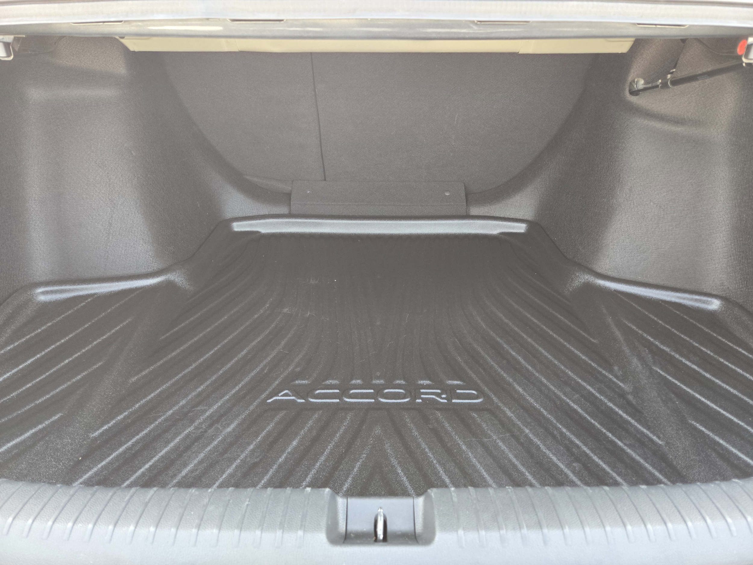 2024 Honda Accord Hybrid EX-L - Photo 27