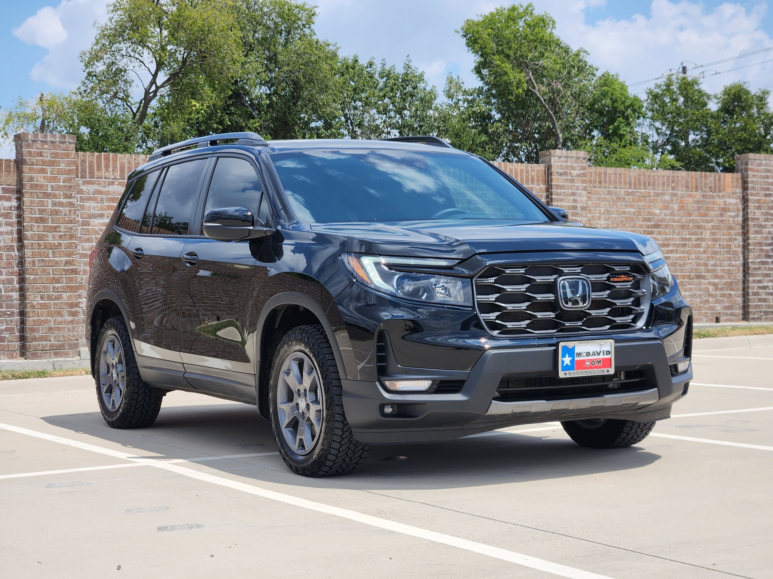 2025 Honda Passport TrailSport photo 2