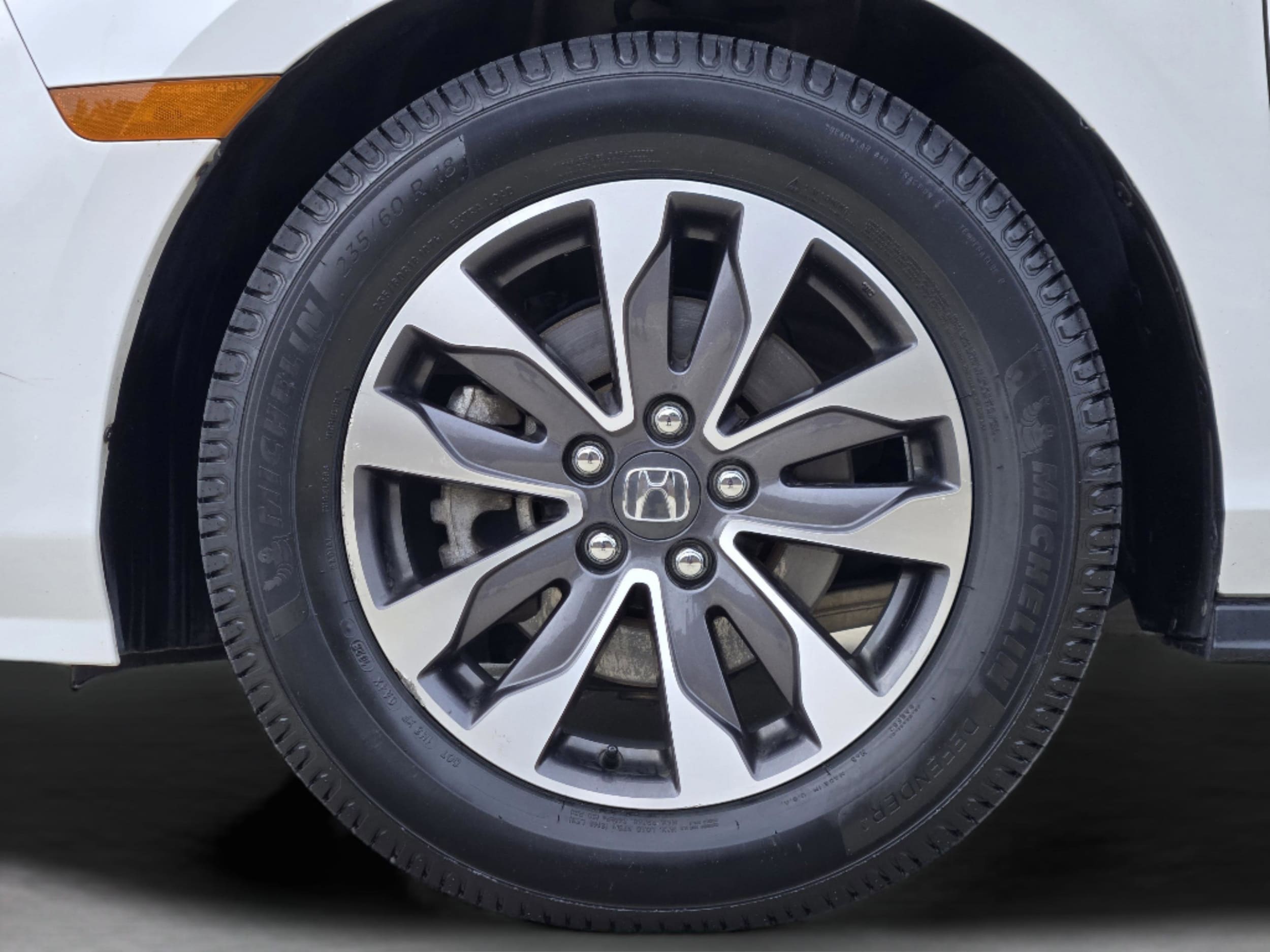 2023 Honda Odyssey EX-L - Photo 30