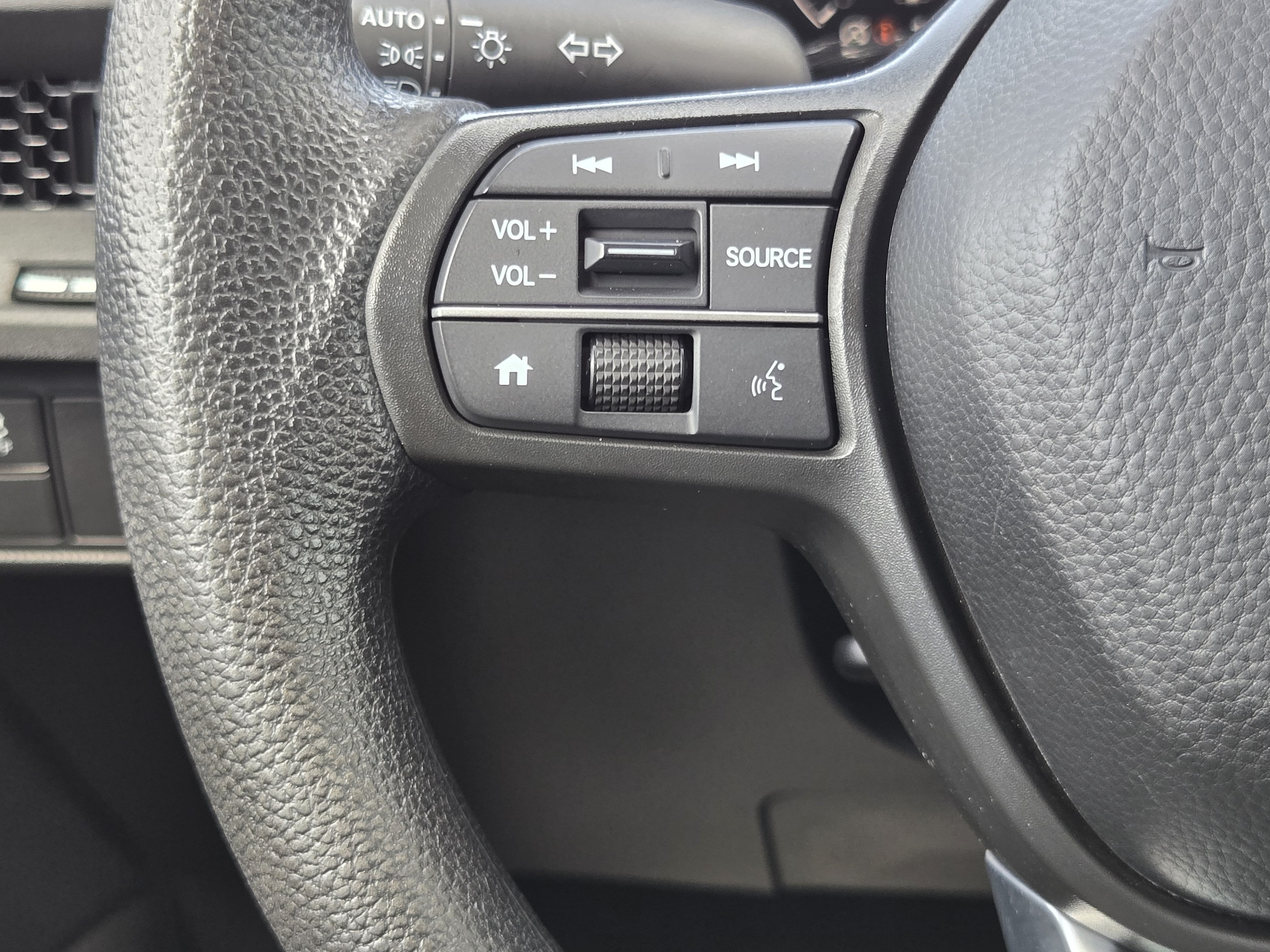 2025 Honda CR-V LX - Photo 29