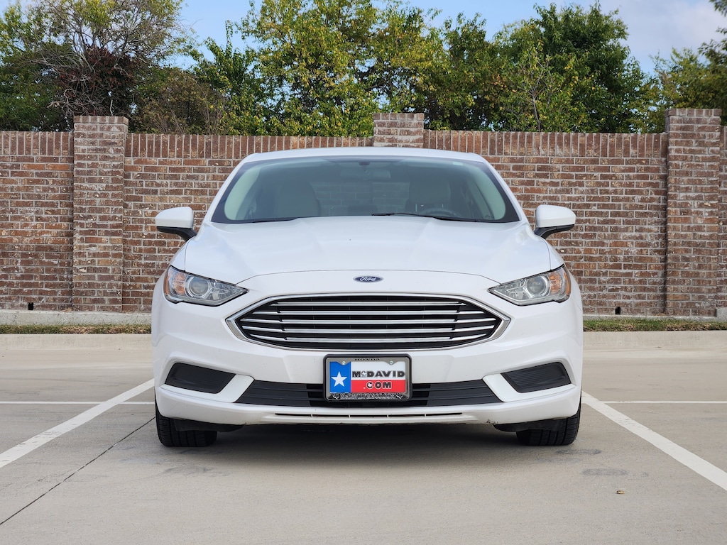 Used 2017 Ford Fusion SE Sedan