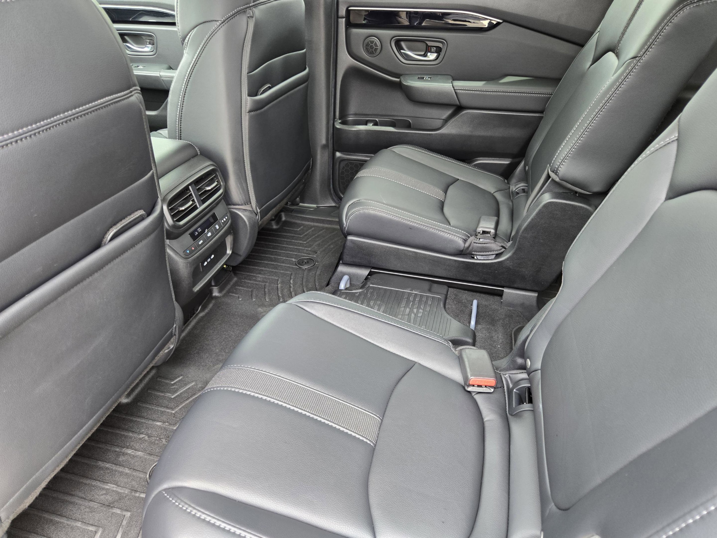 2025 Honda Pilot Touring - Photo 26