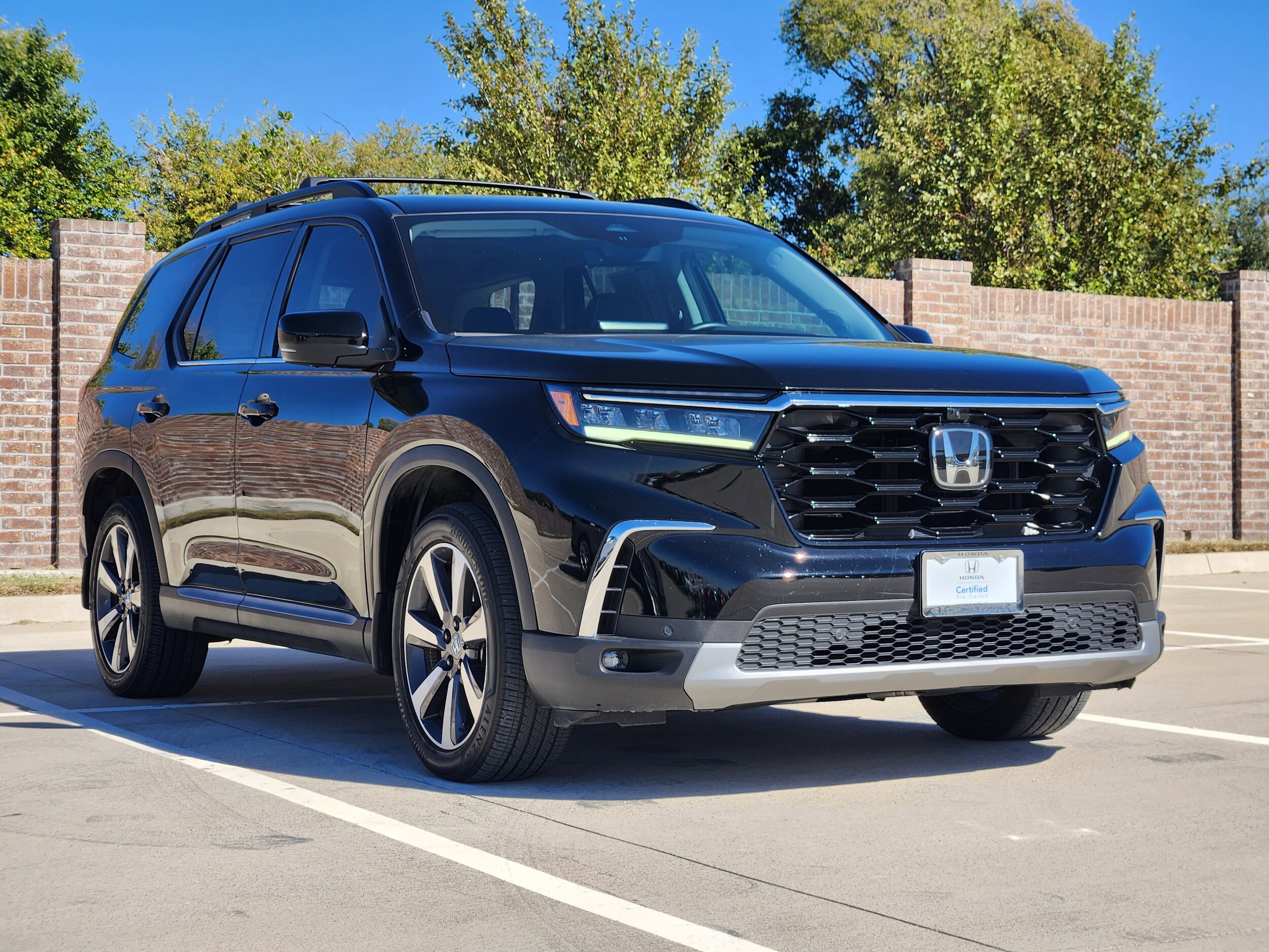 2023 Honda Pilot Elite photo 3