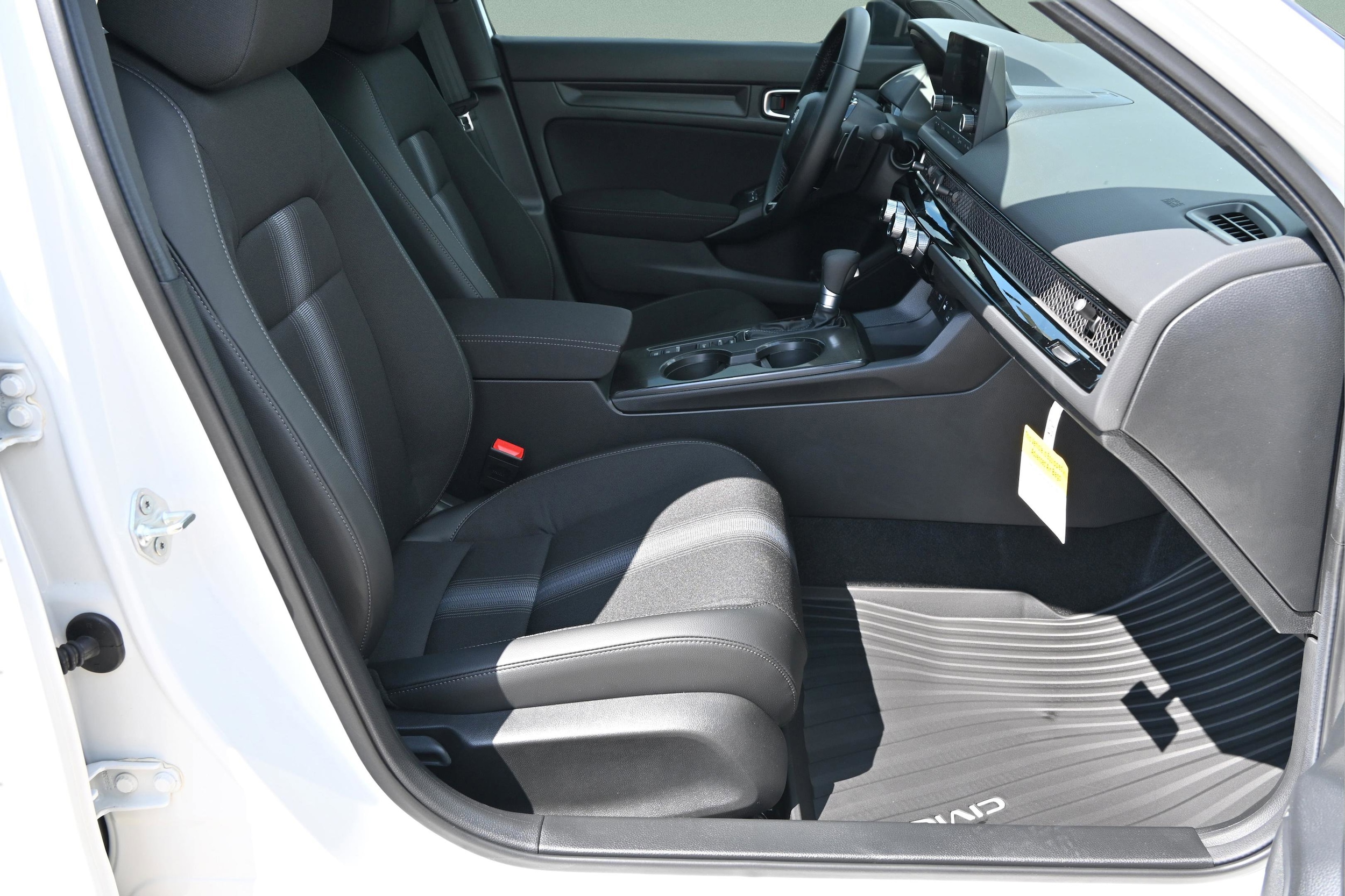 2026 Honda Civic Hatchback Sport - Photo 16