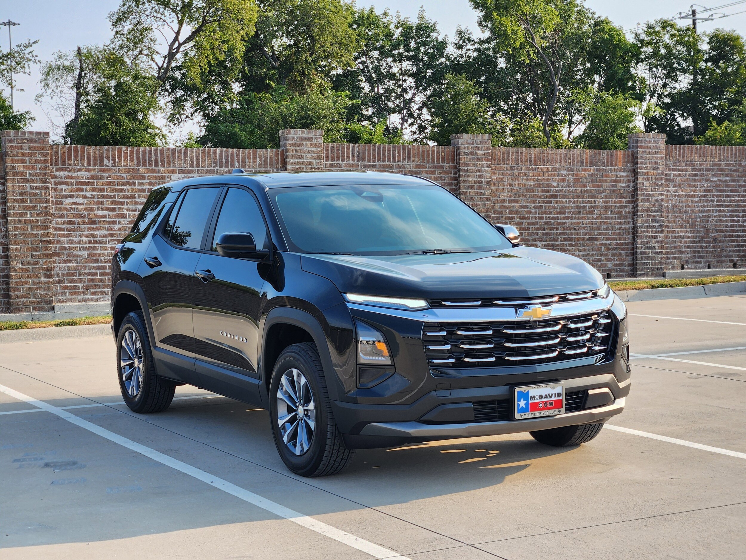 2026 Chevrolet Equinox LT photo 2