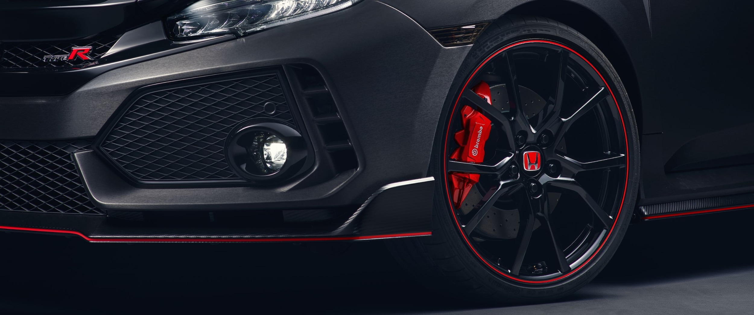 2017-type-r-ext-black-wheel-detail-1400-2x.jpg