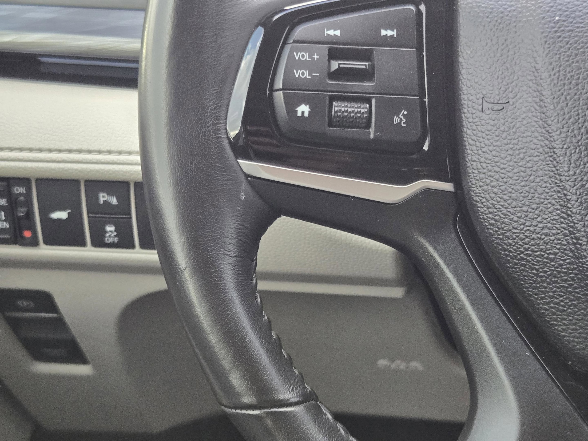 2025 Honda Odyssey Elite - Photo 22