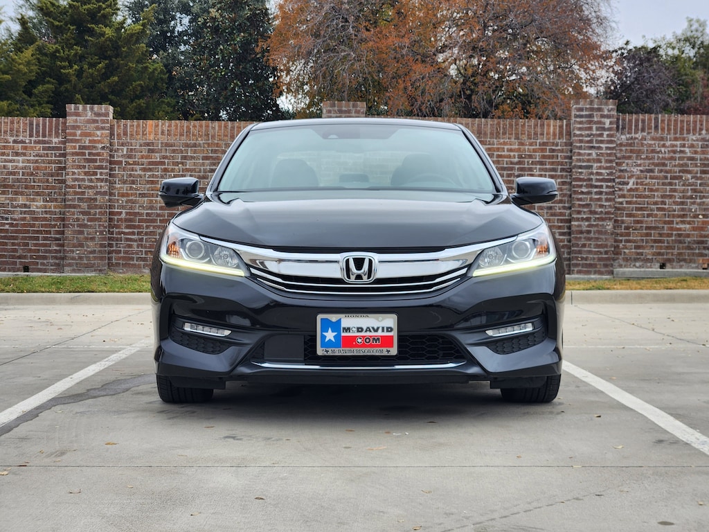 Used 2017 Honda Accord EX-L w/Navi & Honda Sensing Sedan