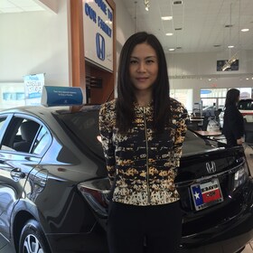 Staff member Tammy Chan from ID_af4332b763f7