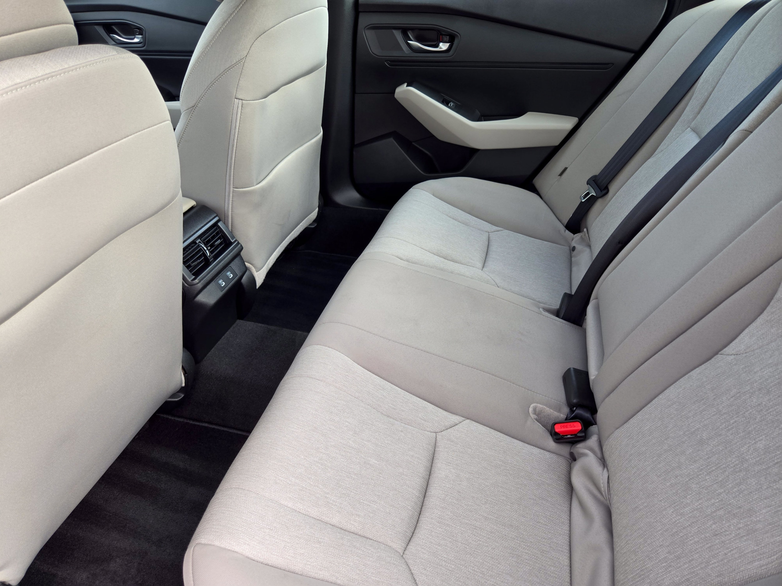 2025 Honda Accord SE - Photo 26