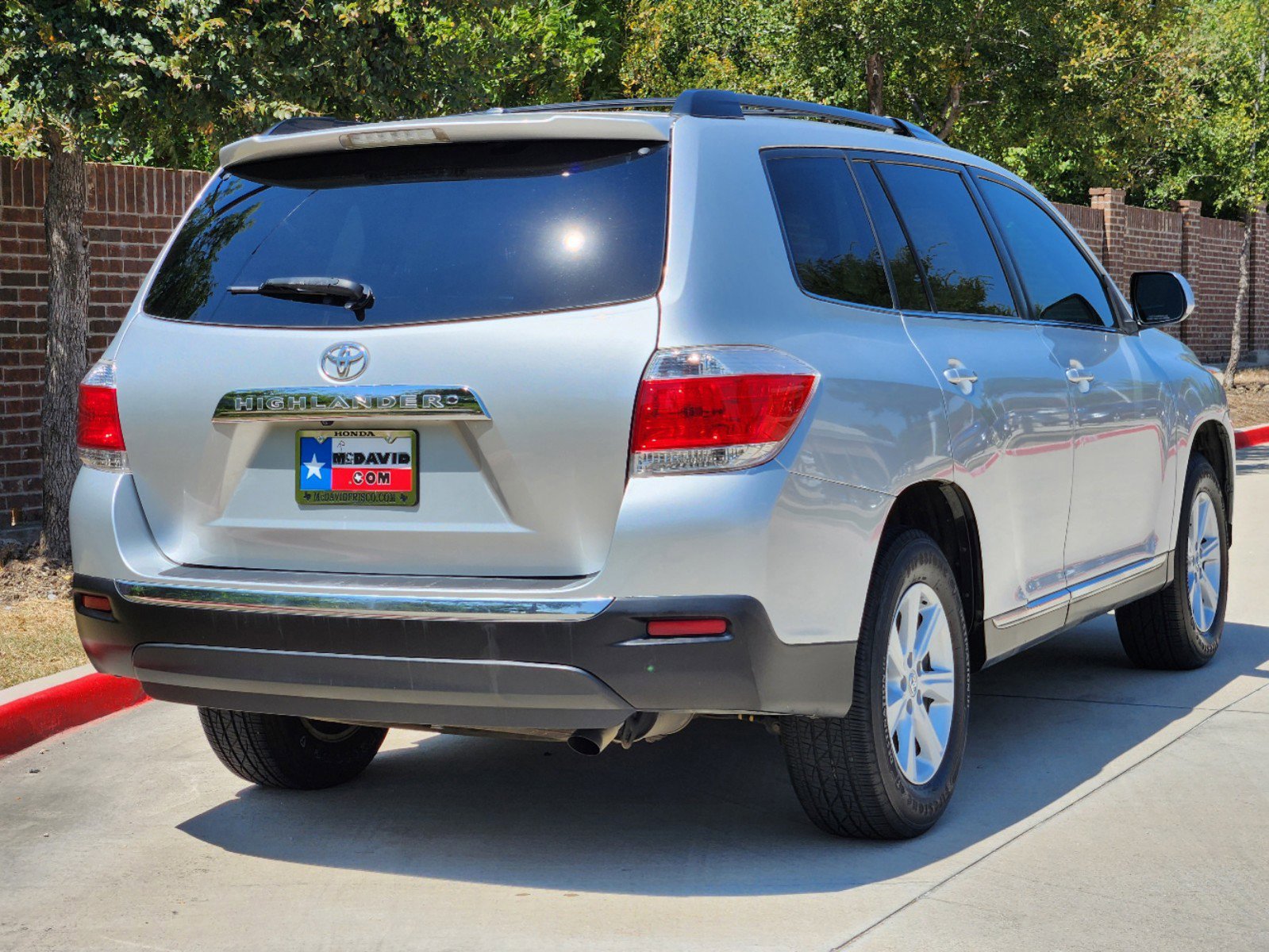 Used 2012 Toyota Highlander Base with VIN 5TDZK3EH3CS078887 for sale in Frisco, TX