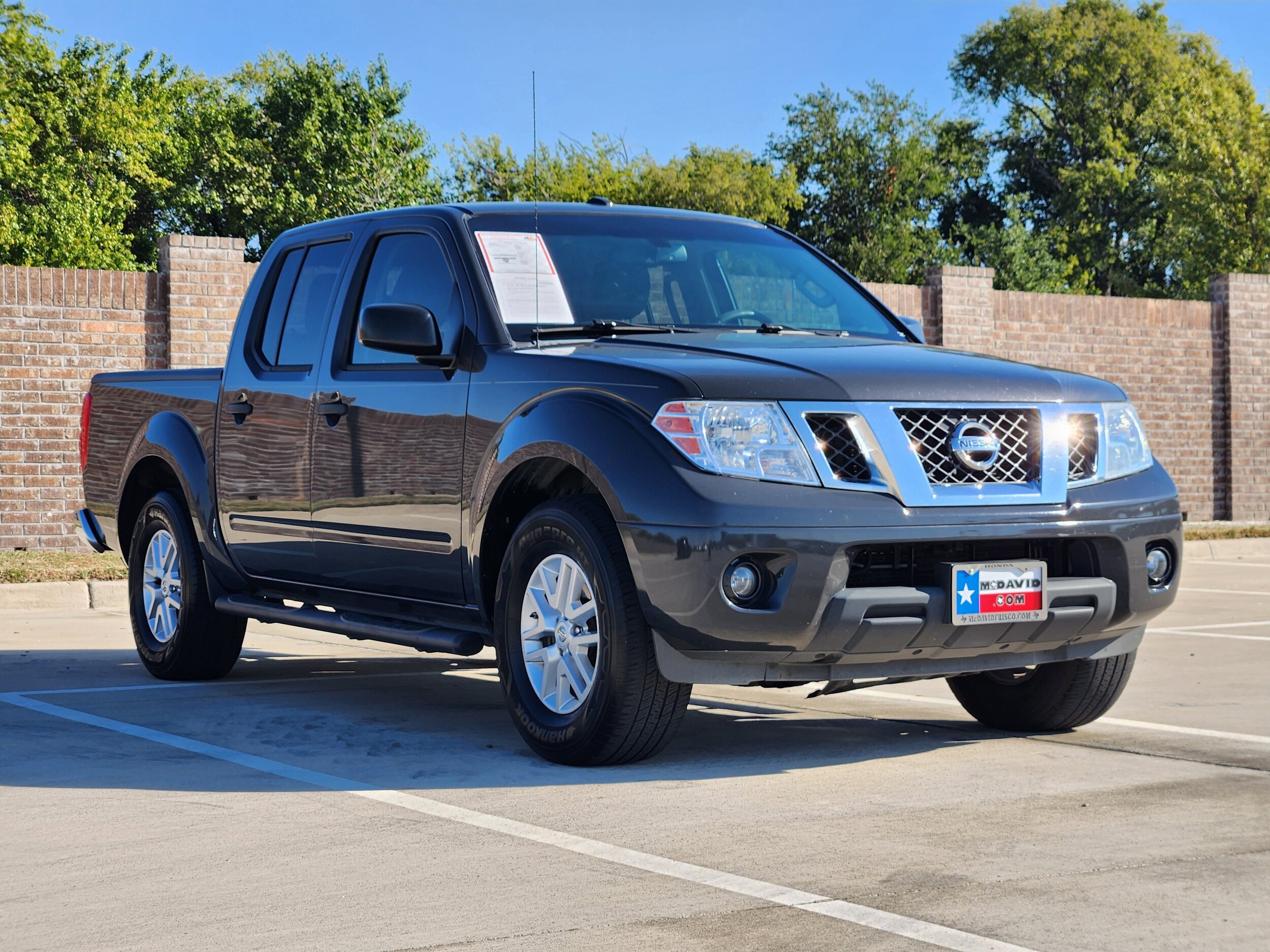 2015 Nissan Frontier SV photo 3