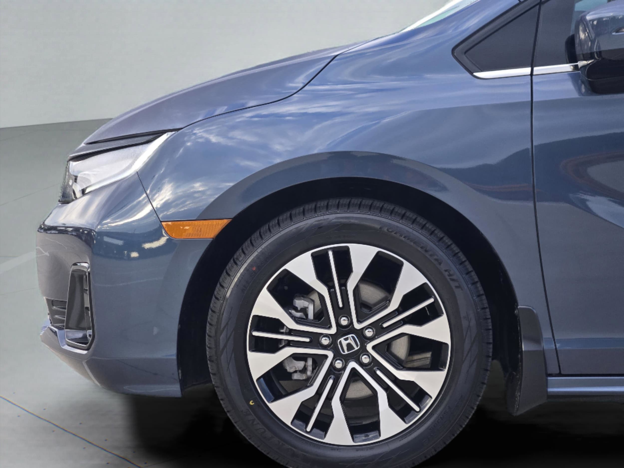 2025 Honda Odyssey Elite - Photo 29