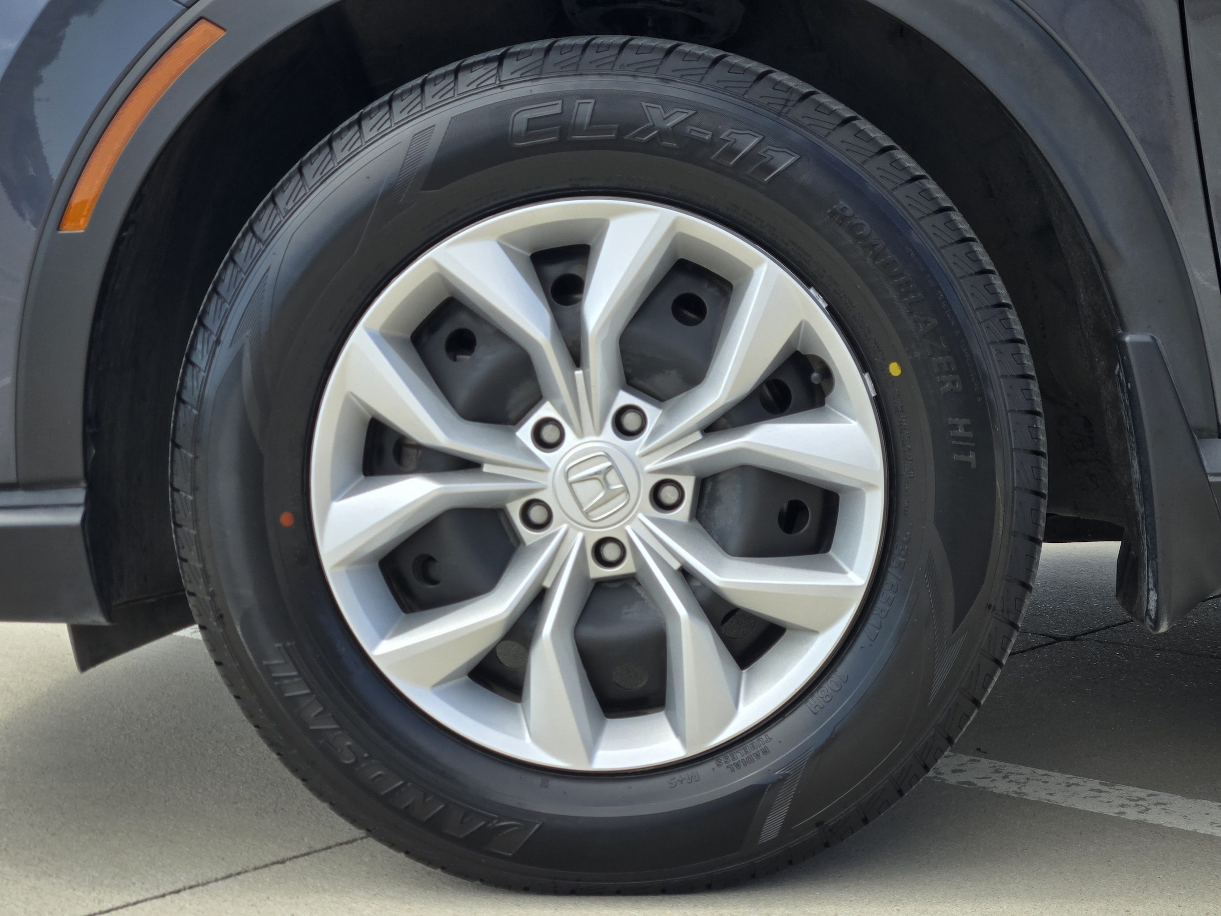 2025 Honda CR-V LX - Photo 11