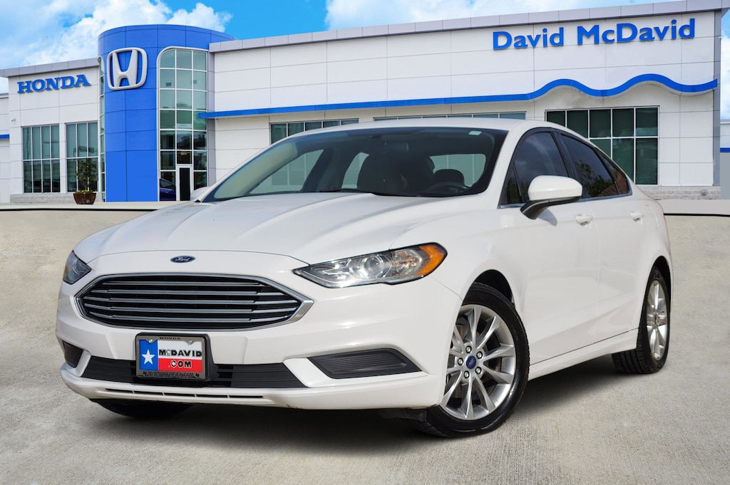 Used 2017 Ford Fusion SE Sedan