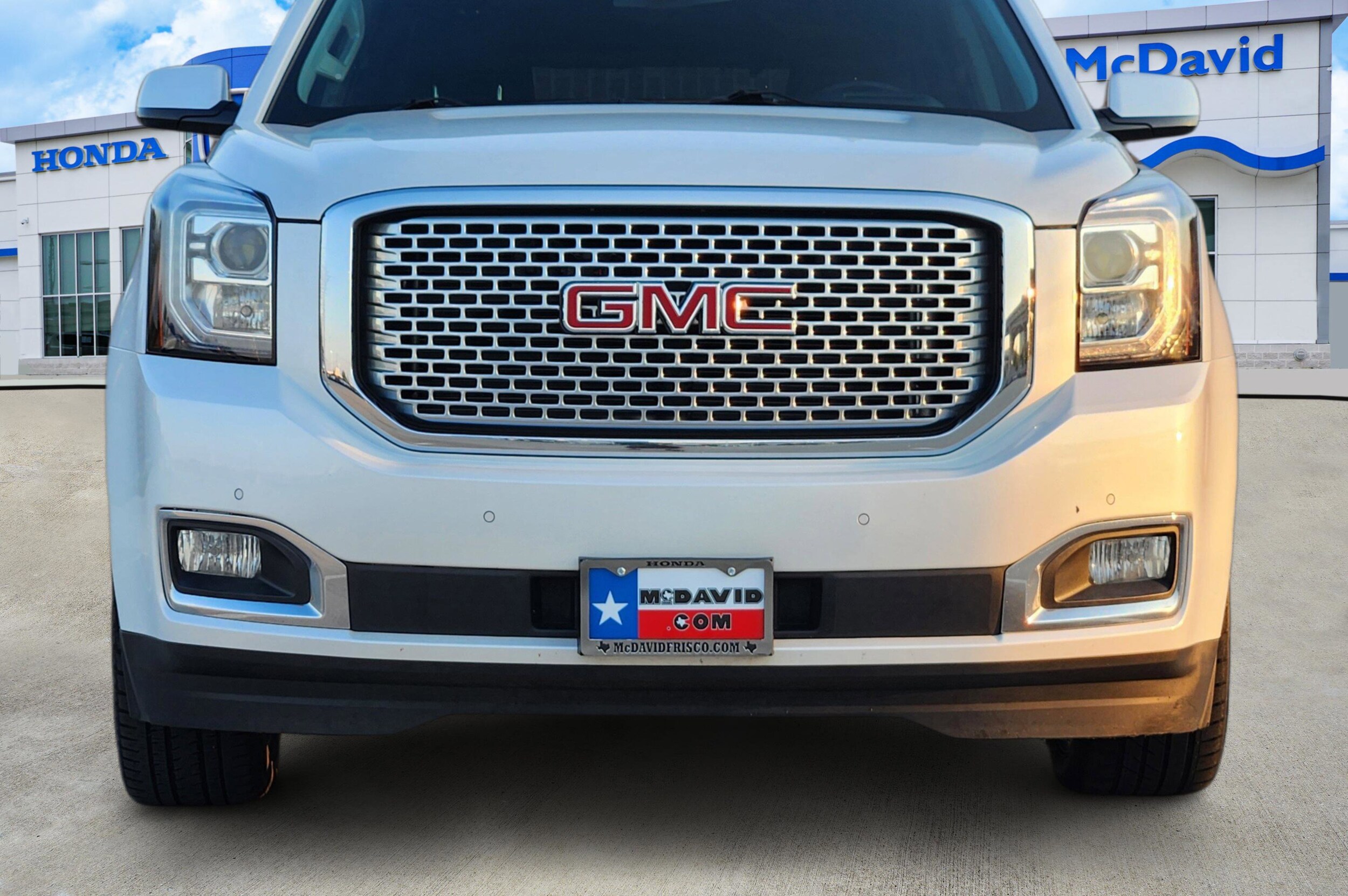2017 Gmc Yukon Denali photo 2