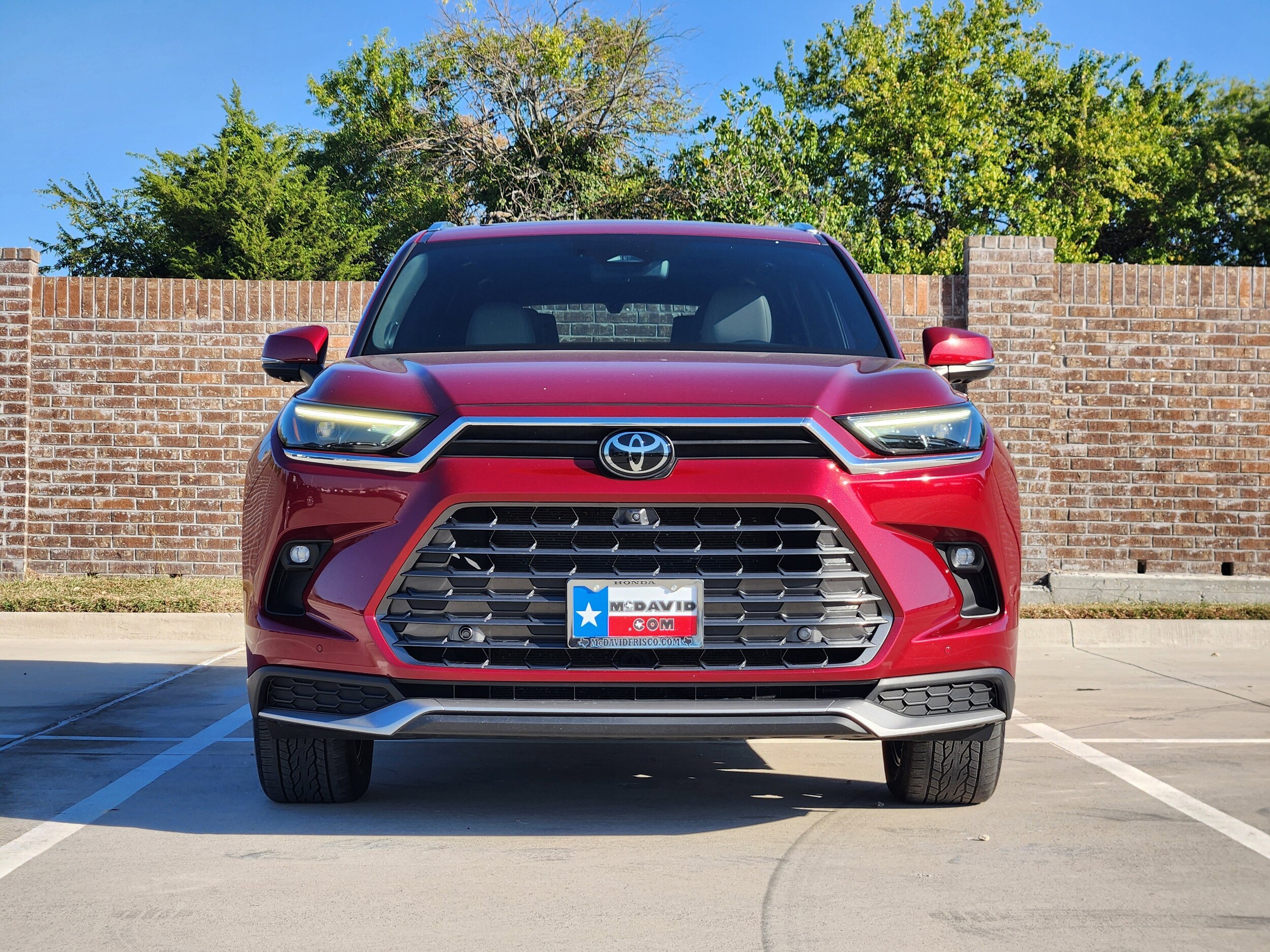 2024 Toyota Highlander Hybrid Platinum photo 2