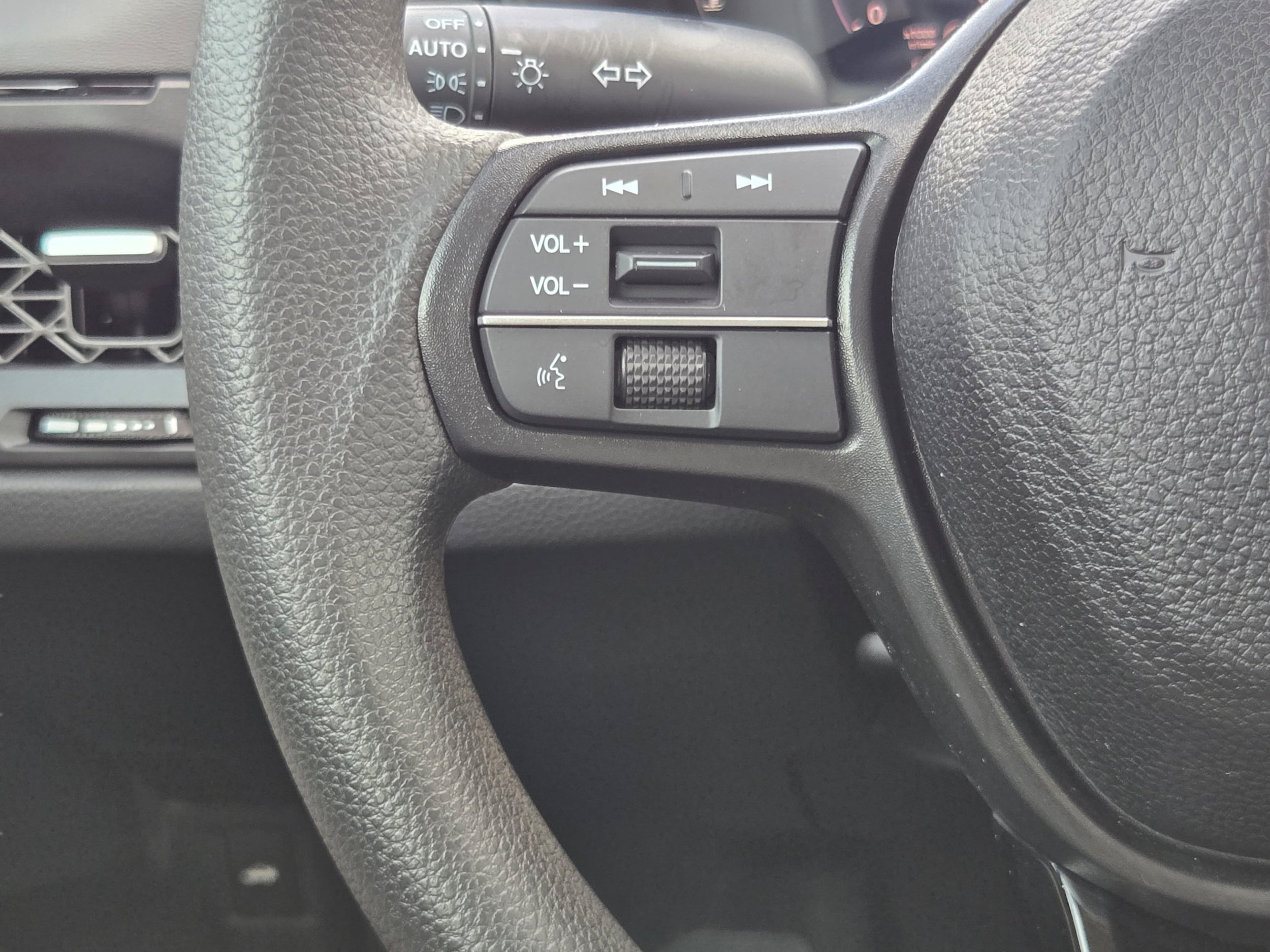 2025 Honda Accord SE - Photo 25