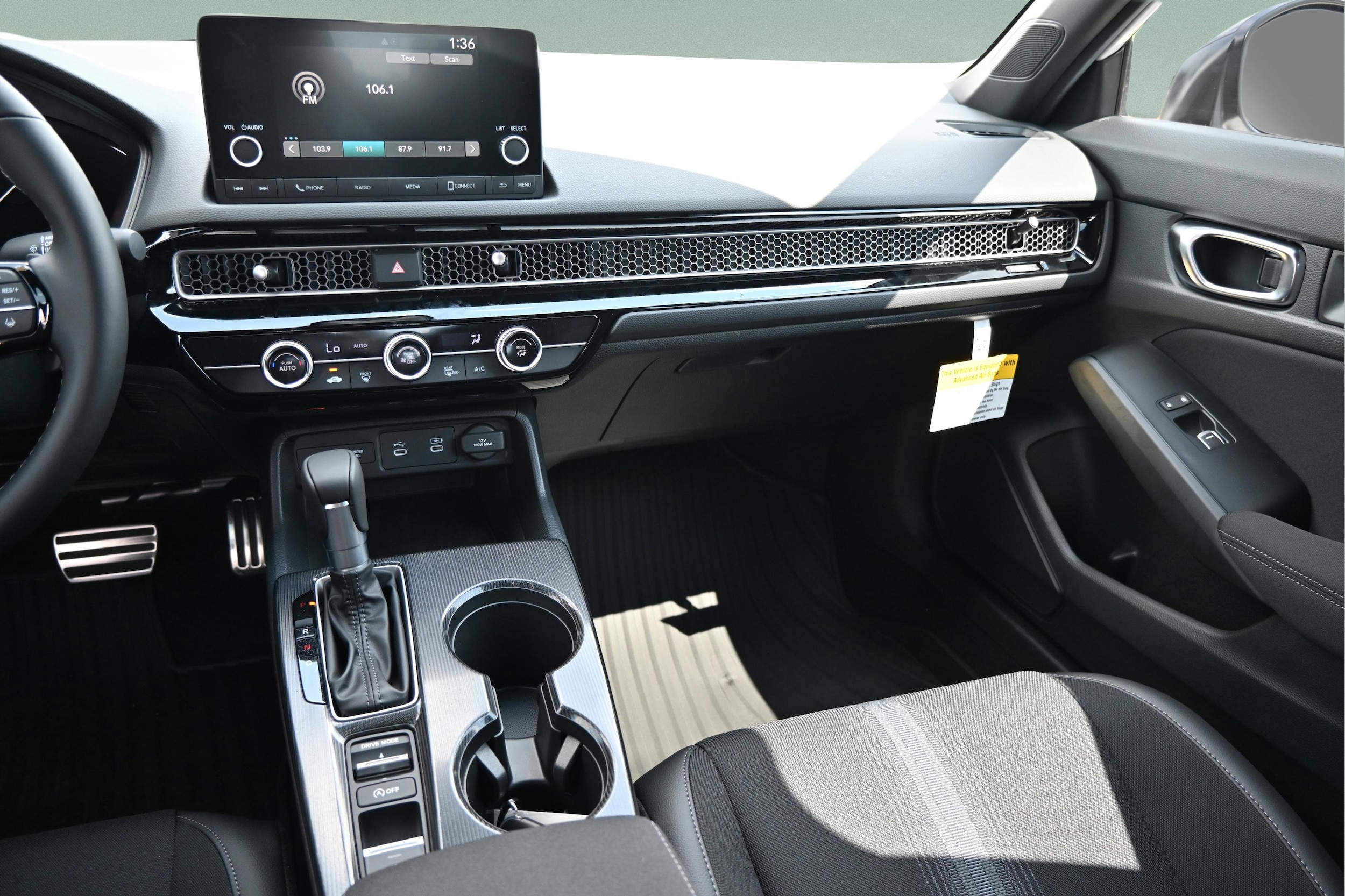 2026 Honda Civic Hatchback Sport - Photo 11