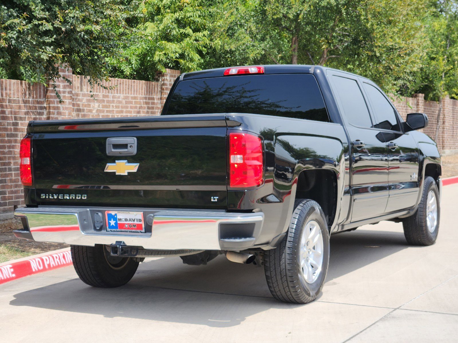 Used 2017 Chevrolet Silverado 1500 LT with VIN 3GCPCREH7HG404901 for sale in Frisco, TX