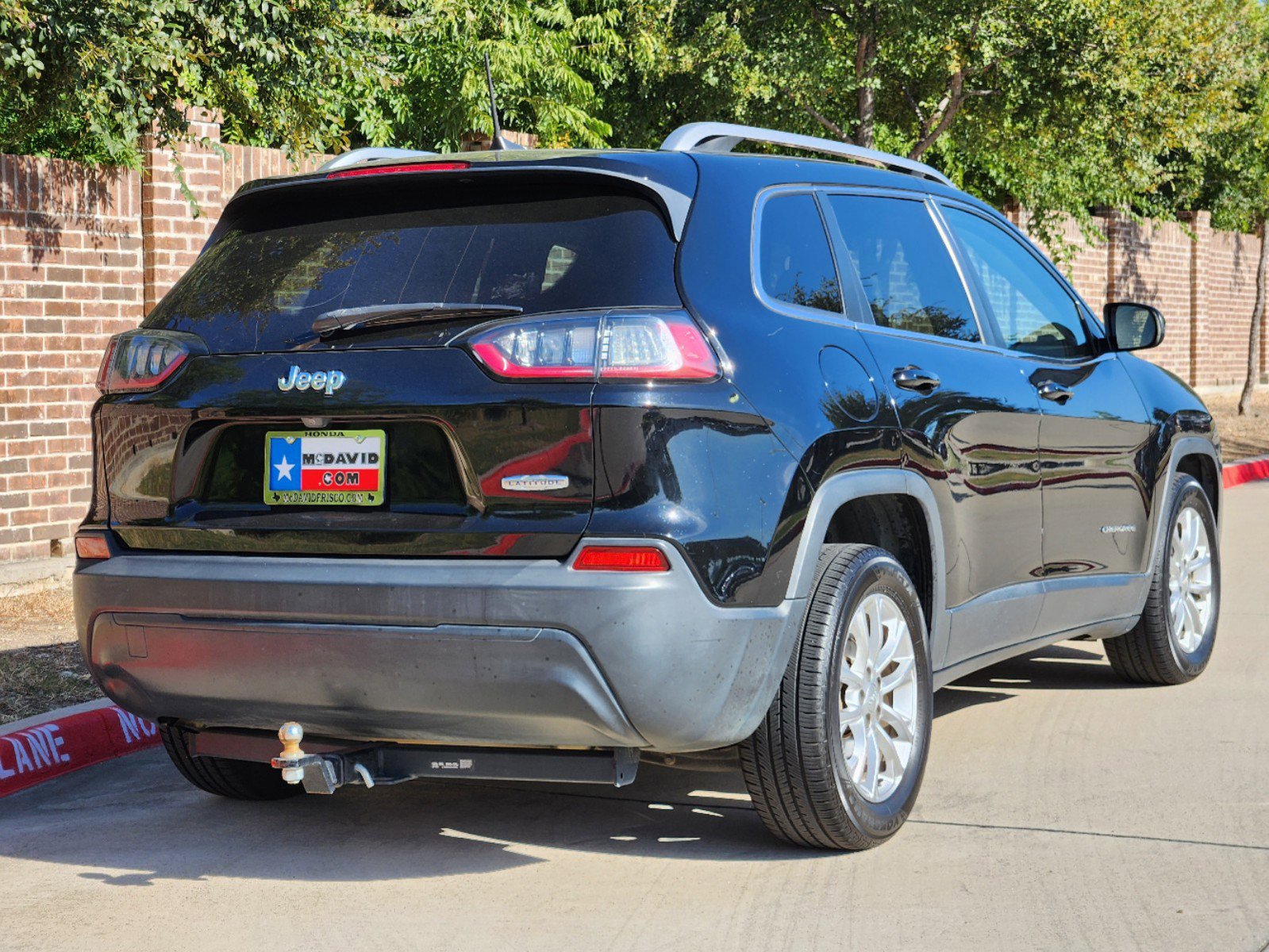 Used 2019 Jeep Cherokee Latitude with VIN 1C4PJLCB2KD149967 for sale in Frisco, TX