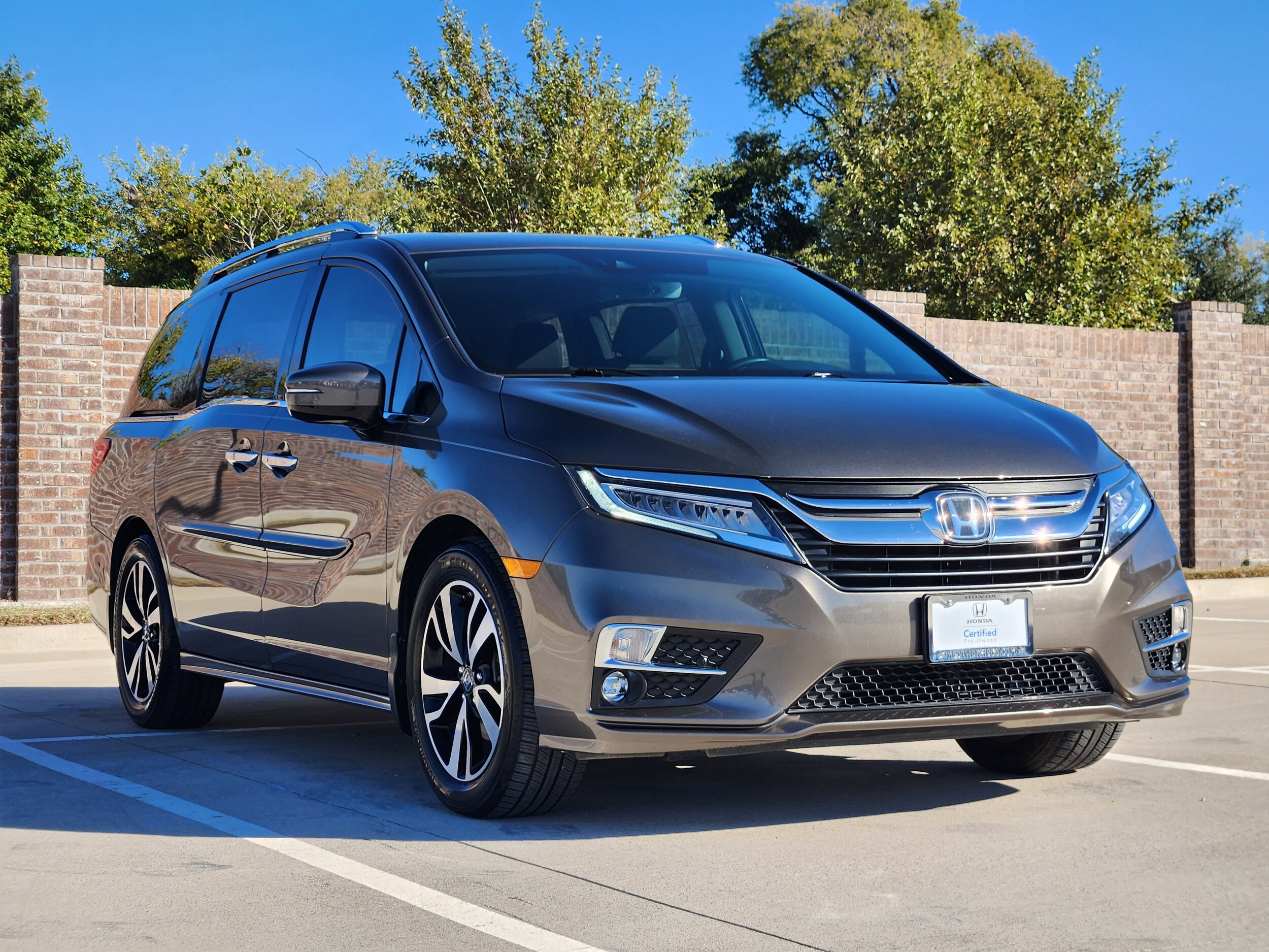 2020 Honda Odyssey Elite photo 3