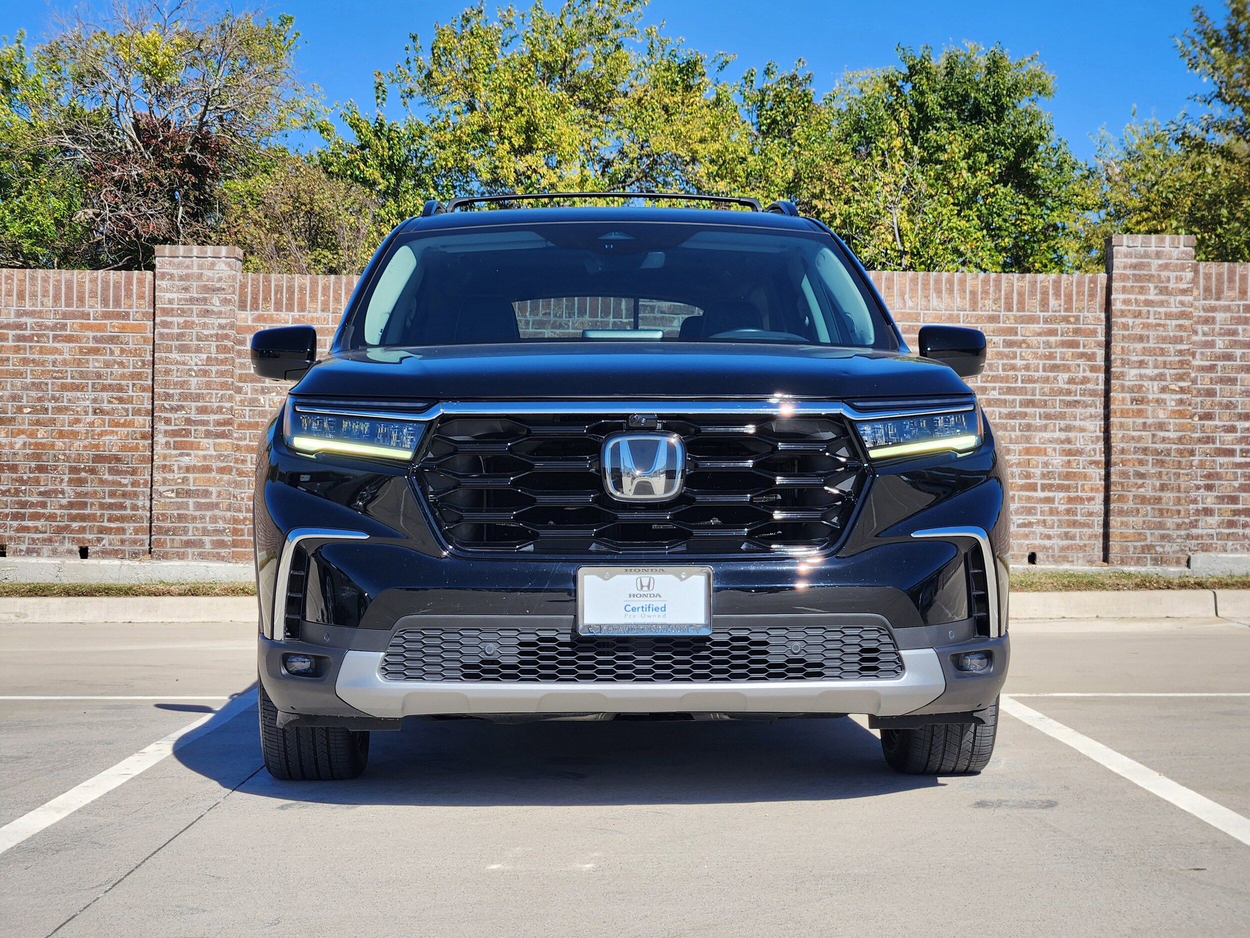 2023 Honda Pilot Elite photo 2