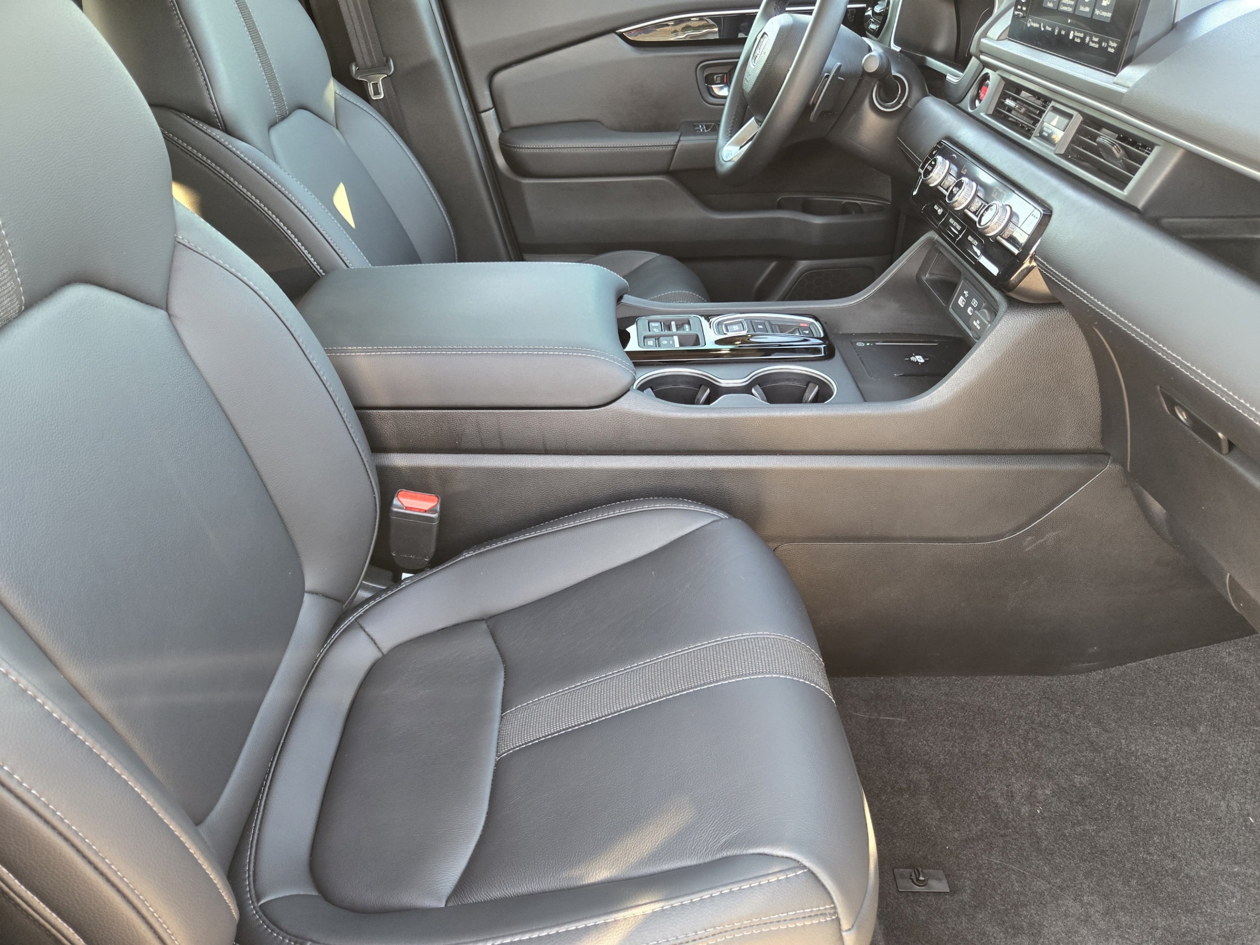 2025 Honda Pilot Touring - Photo 10