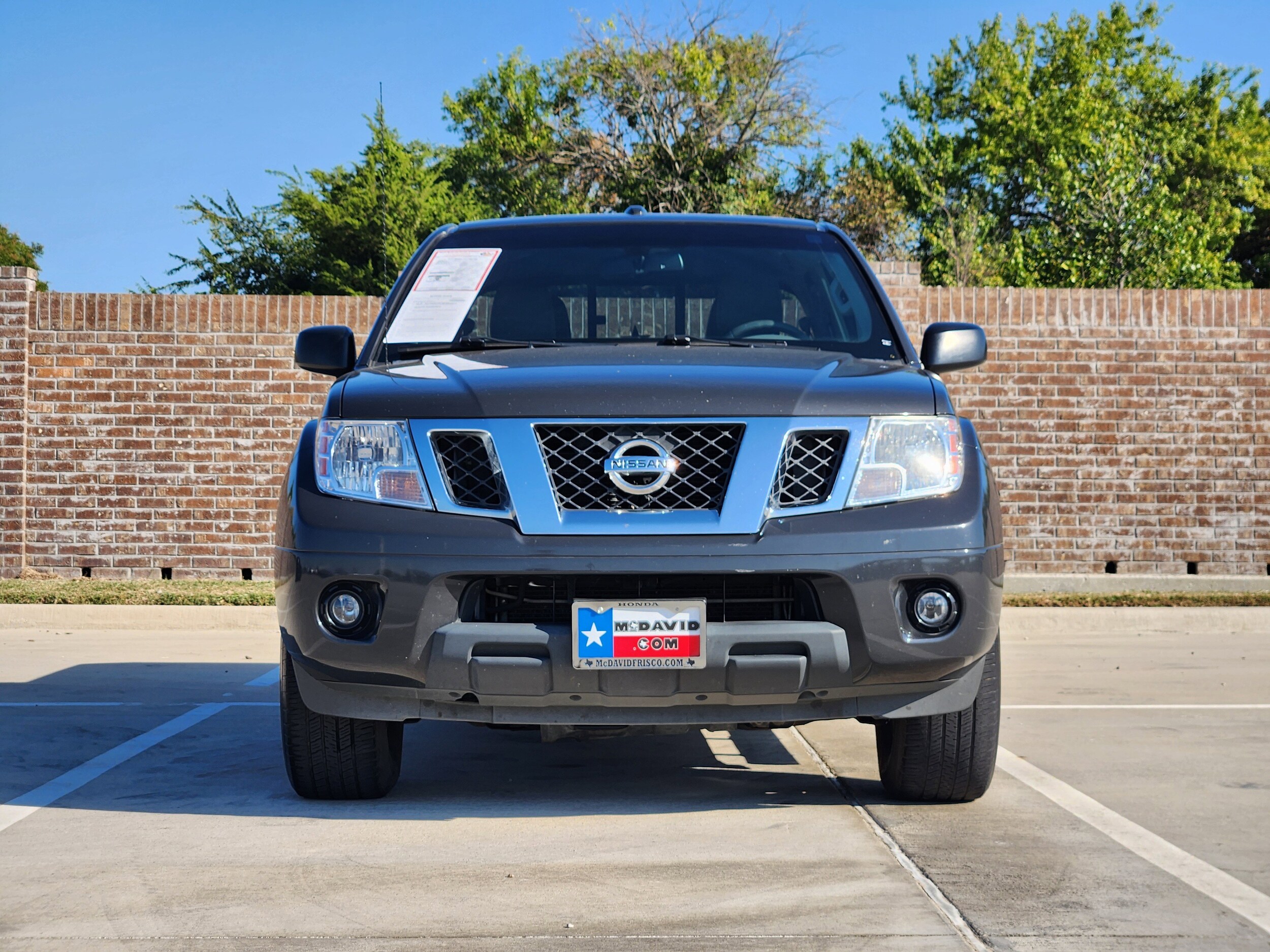 2015 Nissan Frontier SV photo 2