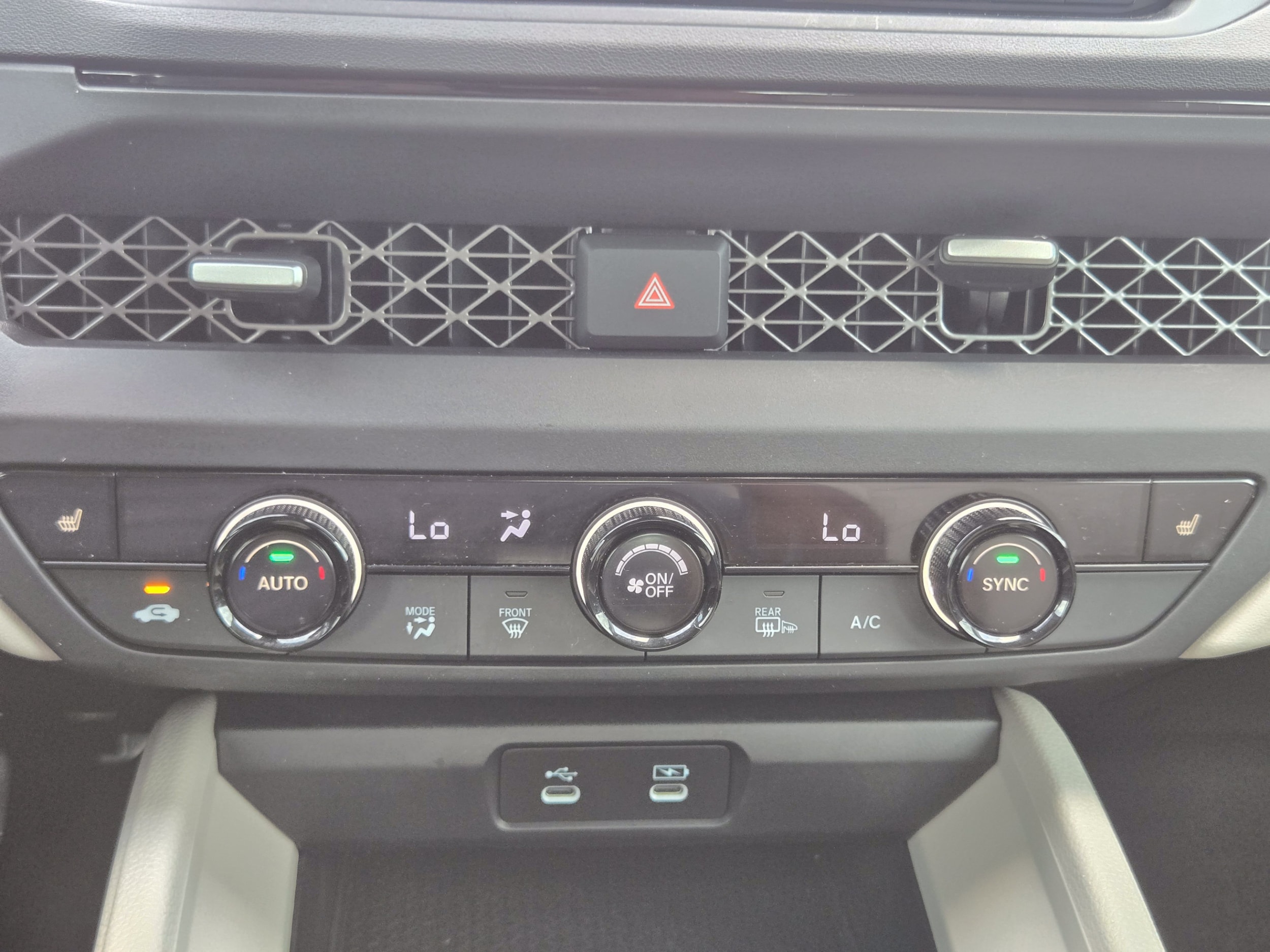 2025 Honda Accord SE - Photo 15