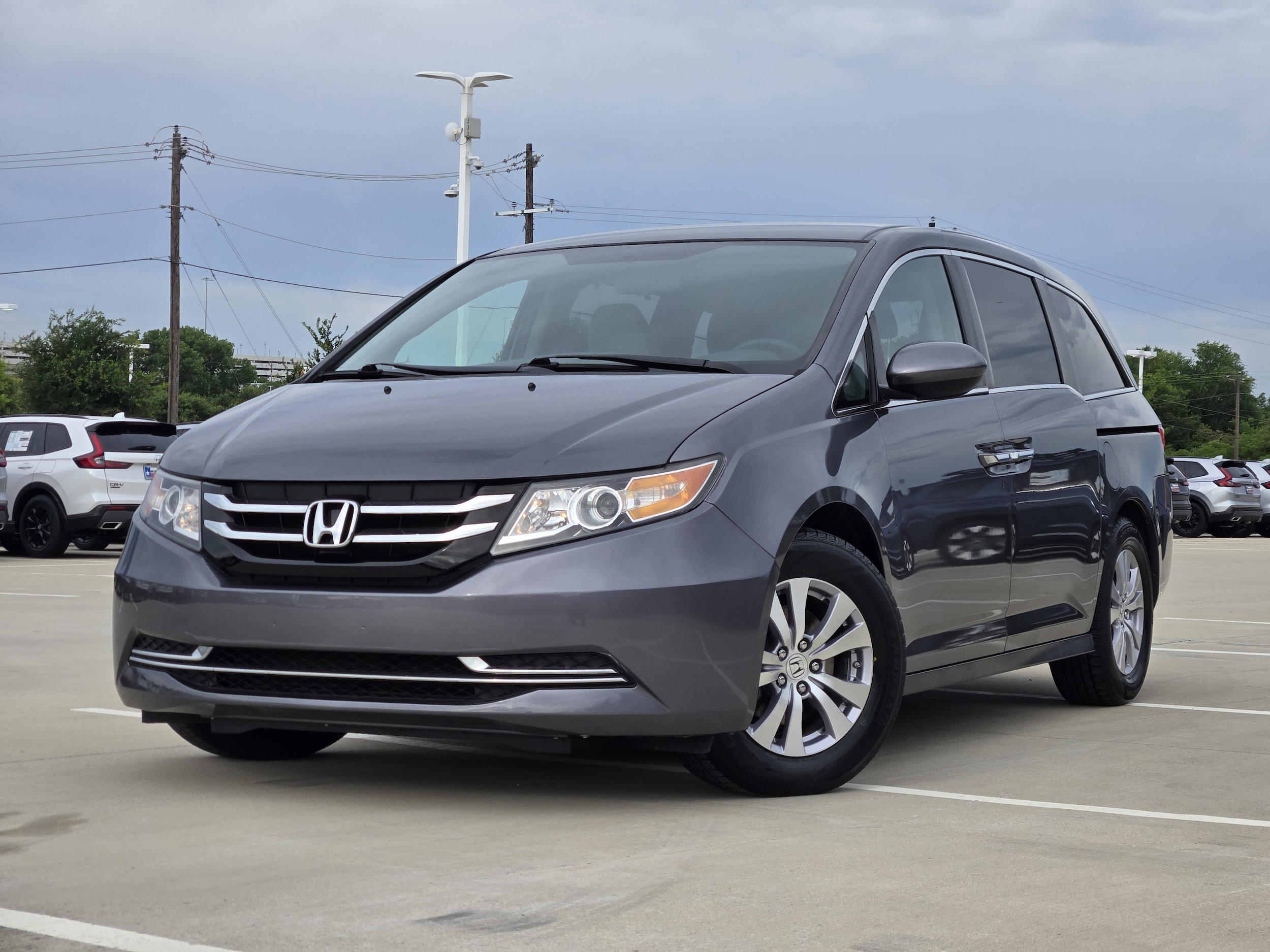 2016 Honda Odyssey SE's photo