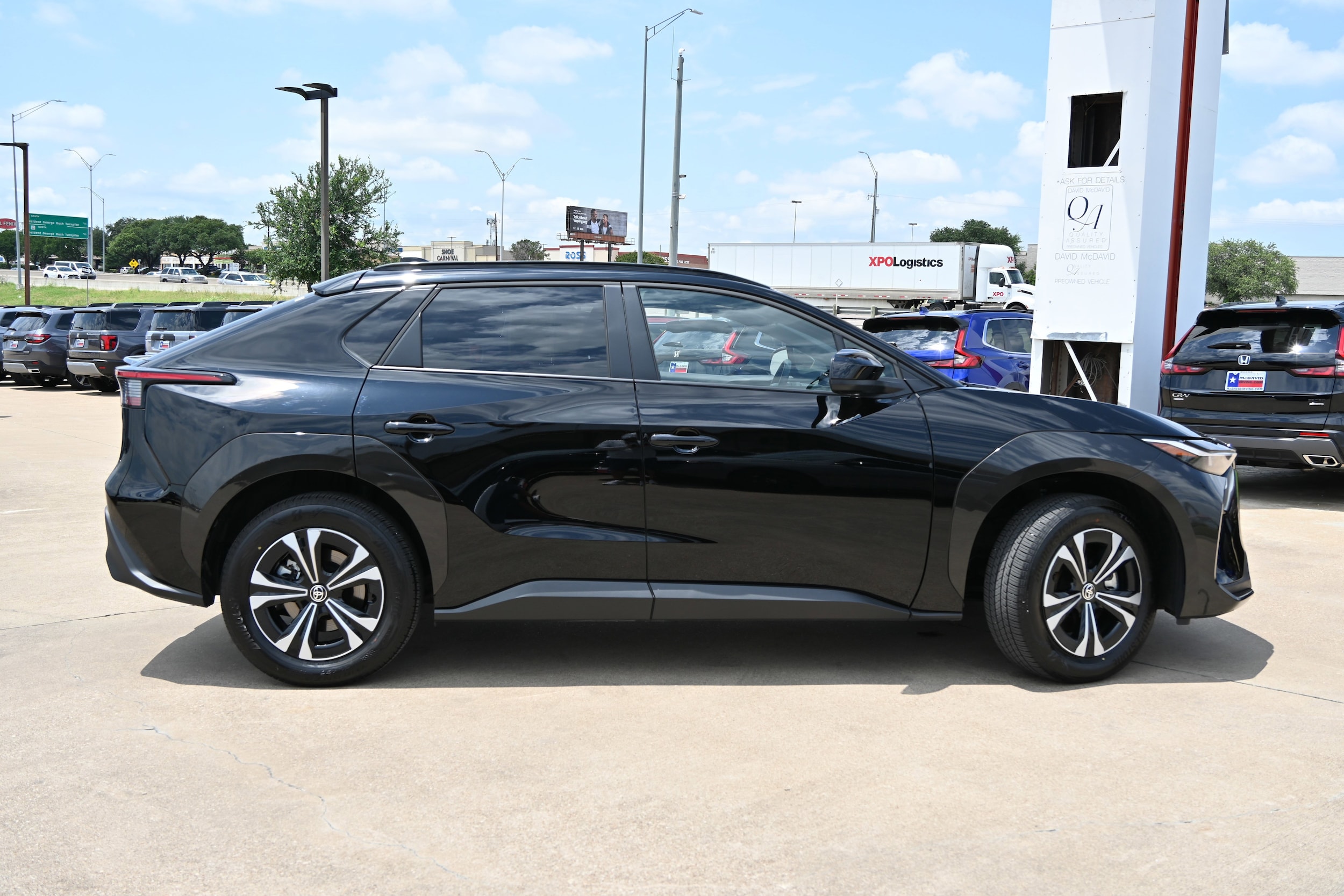 Used 2024 Toyota bZ4X XLE with VIN JTMABACA5RA074868 for sale in Irving, TX
