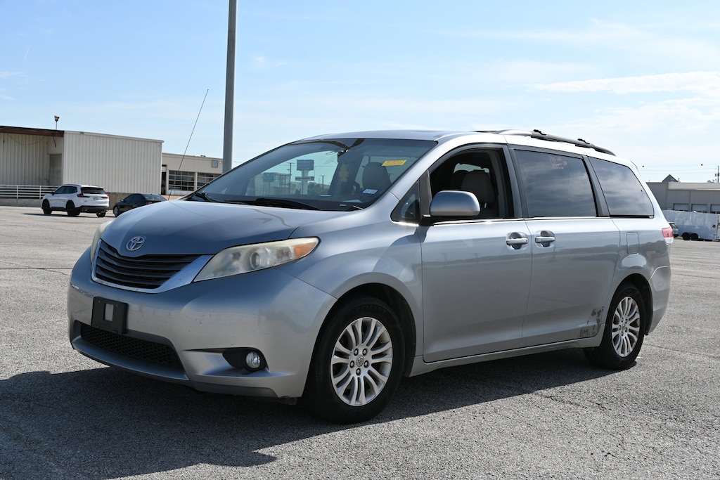 Used 2011 Toyota Sienna XLE V6 Van