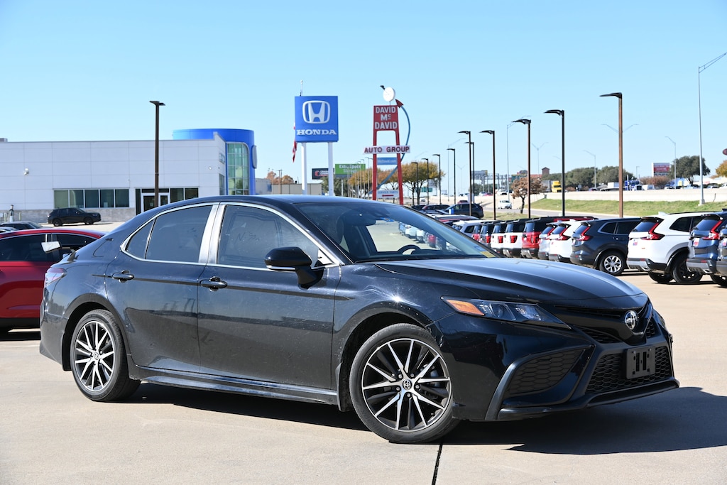 Used 2023 Toyota Camry SE Sedan