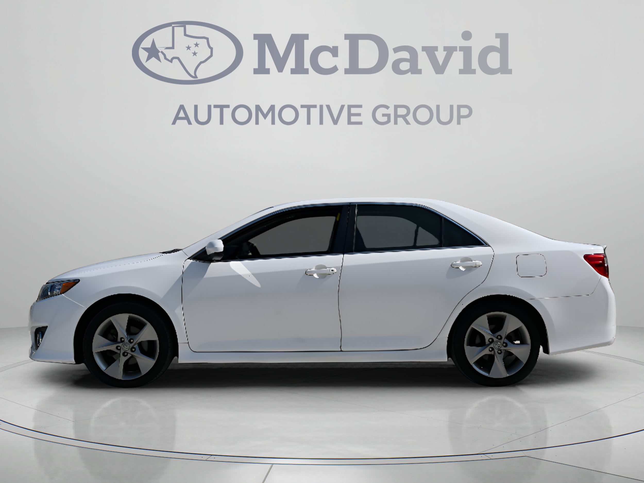 Used 2014 Toyota Camry SE with VIN 4T1BF1FK2EU320499 for sale in Irving, TX