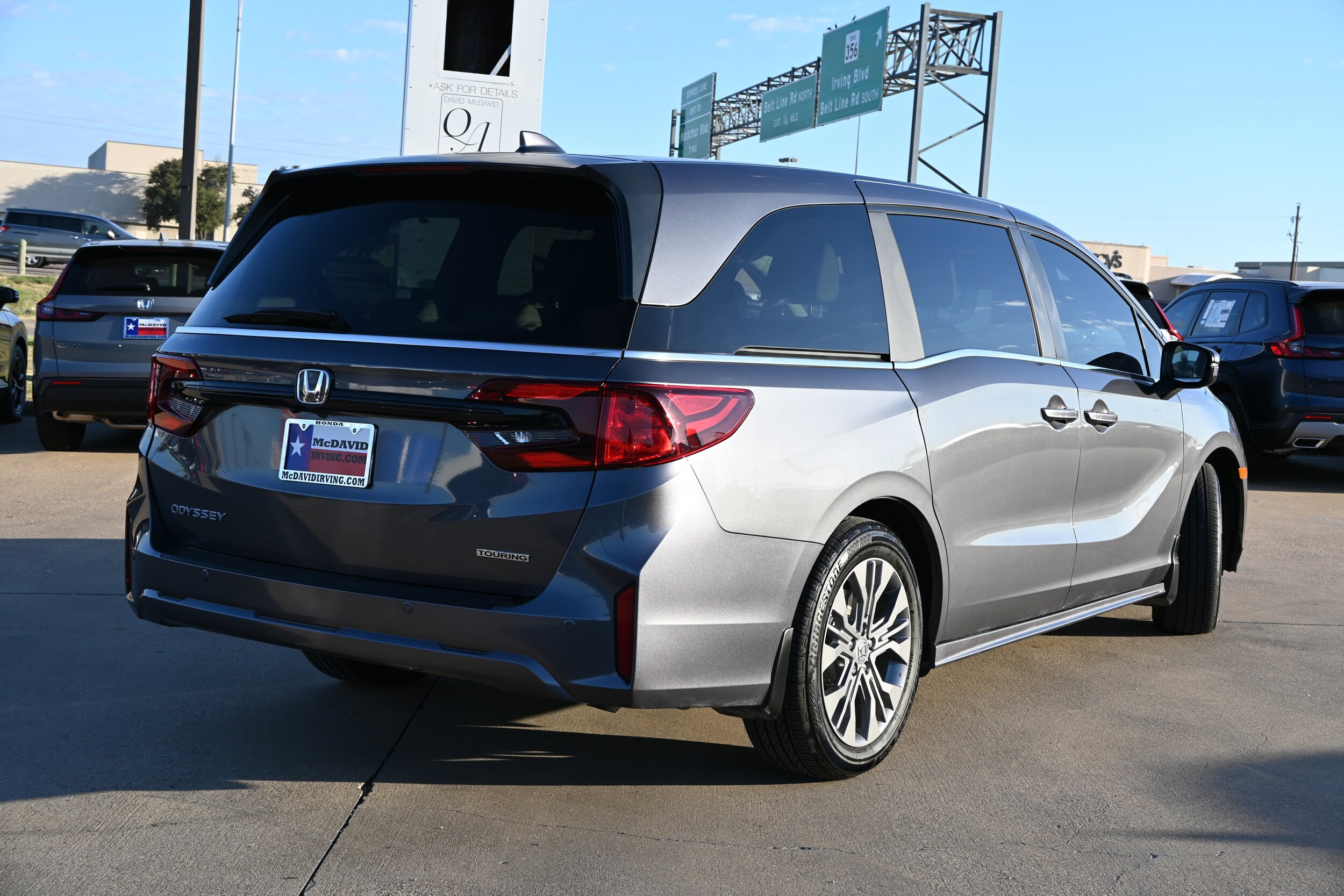 2025 Honda Odyssey Touring photo 3