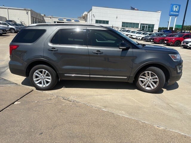 Used 2016 Ford Explorer XLT with VIN 1FM5K7D86GGB85788 for sale in Irving, TX