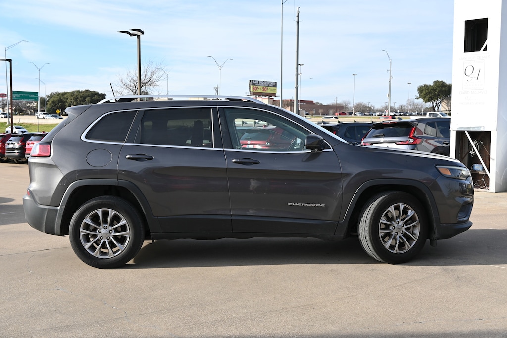 Used 2019 Jeep Cherokee Latitude Plus FWD SUV
