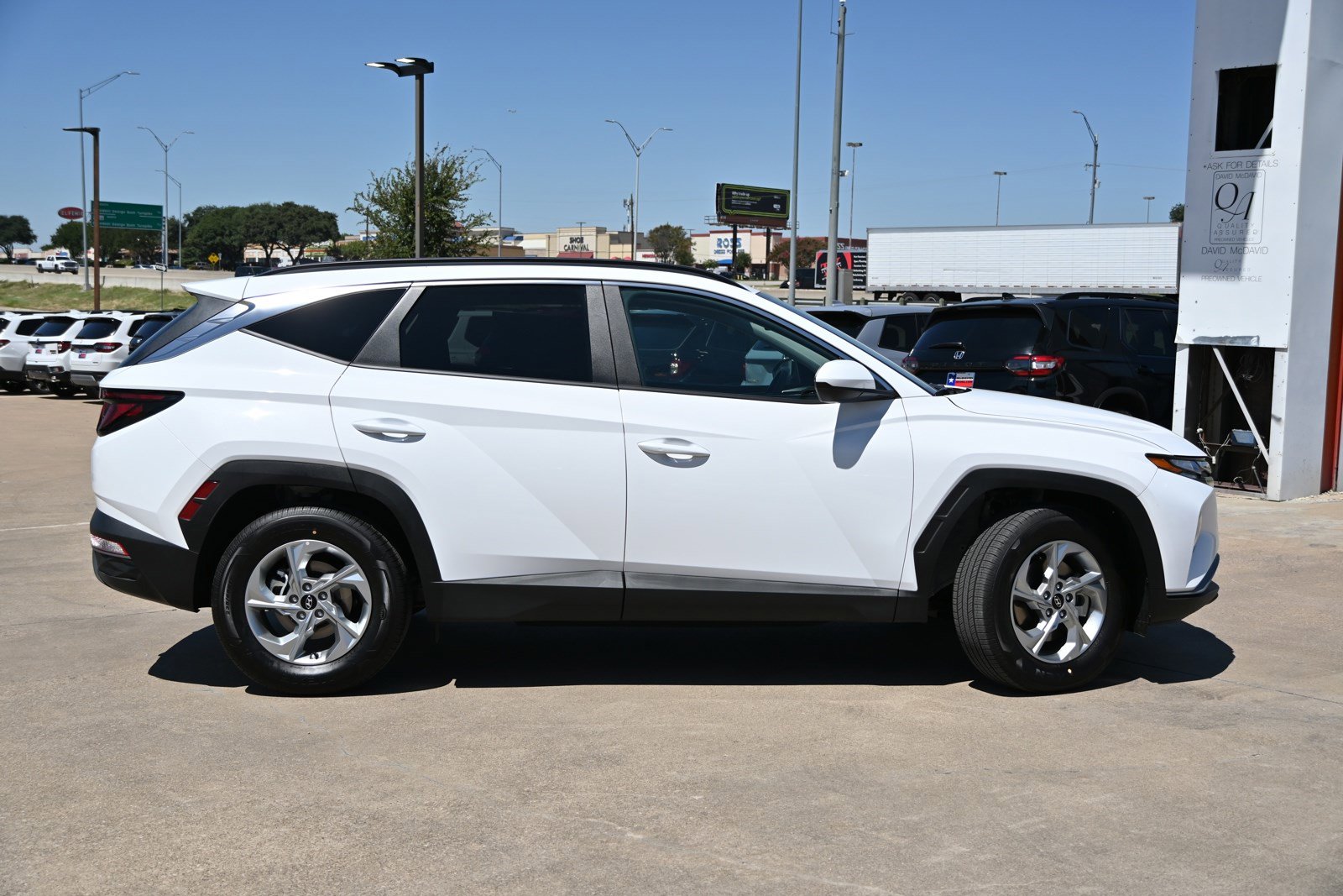 Used 2024 Hyundai Tucson SEL with VIN 5NMJB3DE2RH428106 for sale in Irving, TX