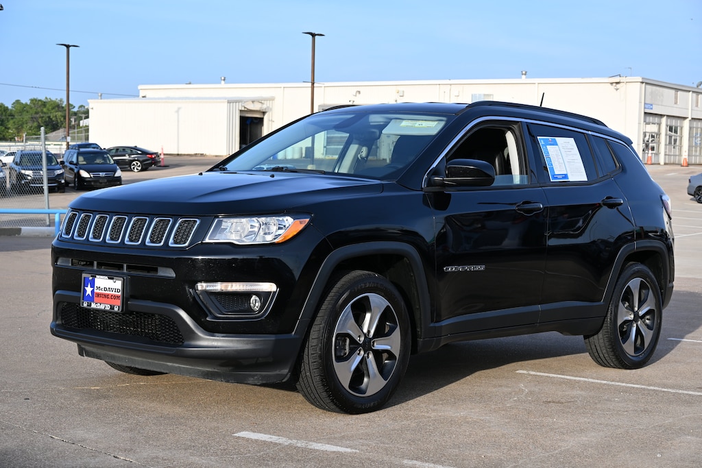 Used 2018 Jeep Compass Latitude FWD SUV