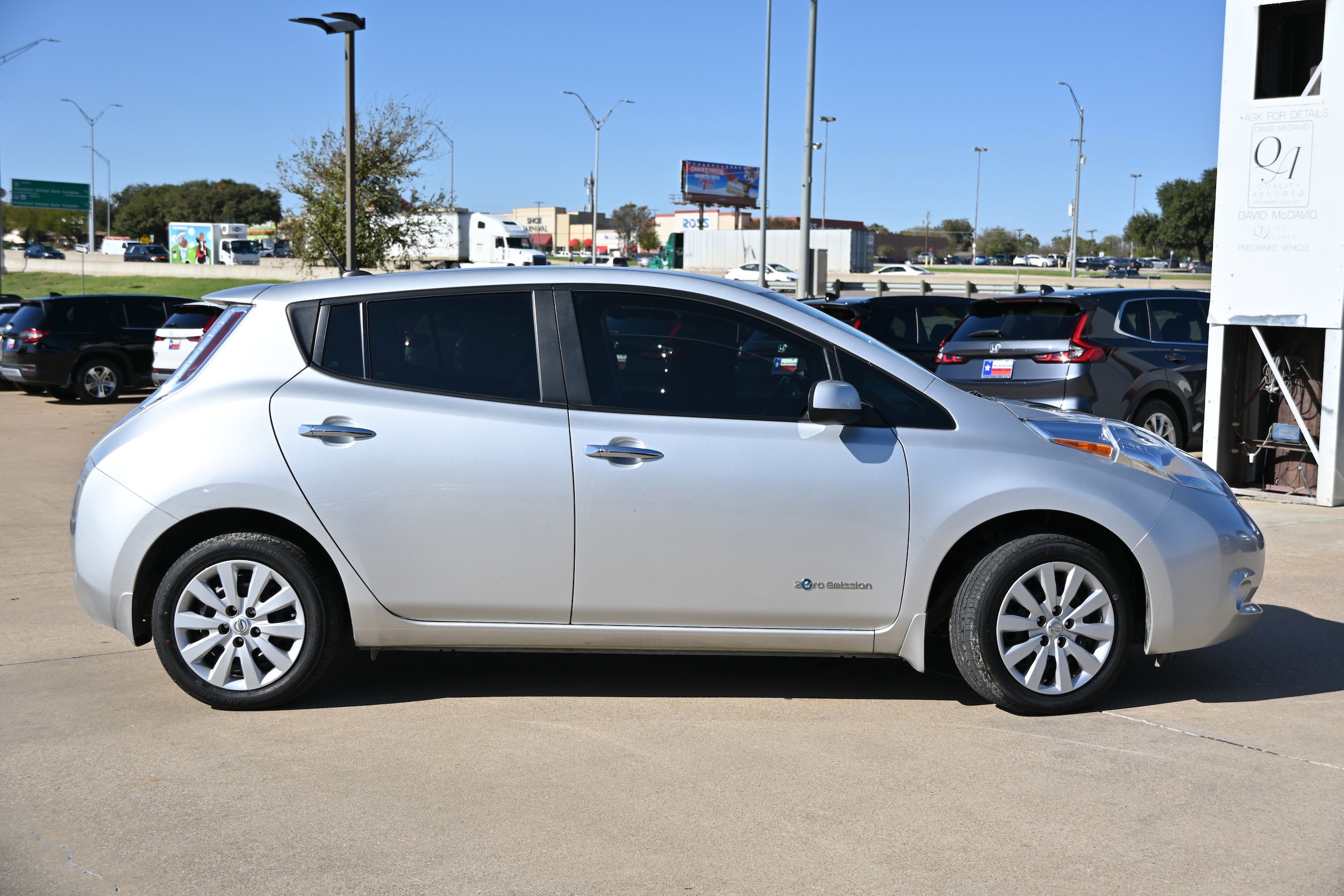Used 2015 Nissan LEAF S with VIN 1N4AZ0CP7FC307343 for sale in Irving, TX