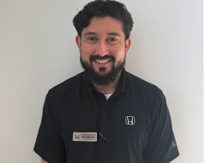 Staff member Erick Benitez from ID_41d94b