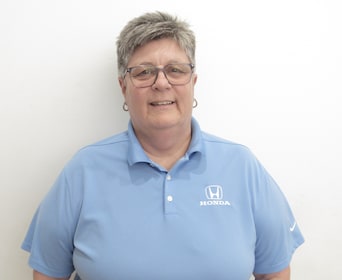Staff member Marie Lavigne from ID_571f27