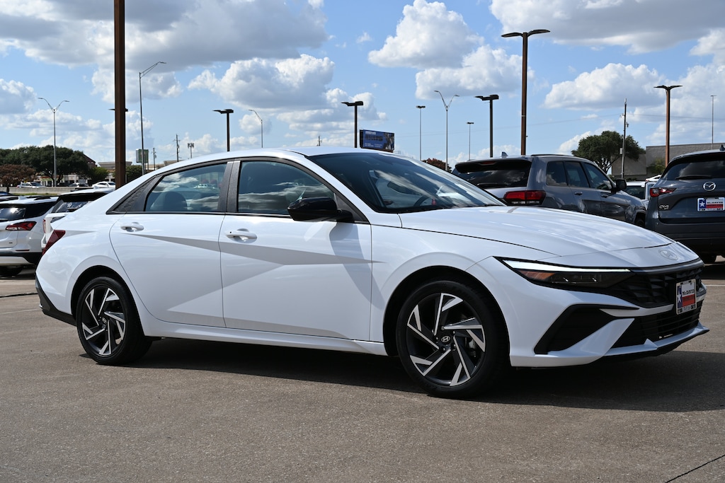 Used 2025 Hyundai Elantra Hybrid SEL Sport Sedan