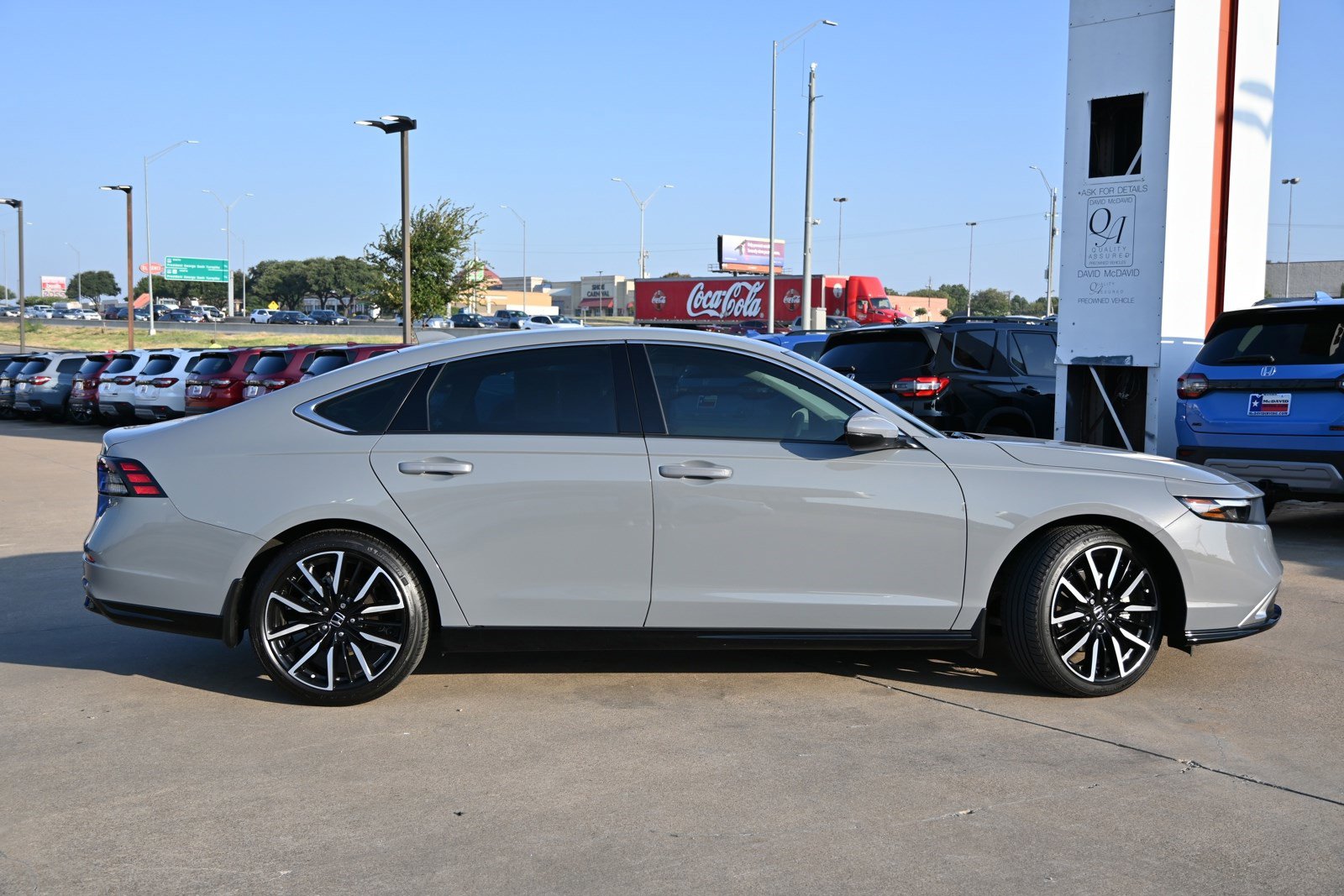 Used 2023 Honda Accord Hybrid Touring with VIN 1HGCY2F80PA034167 for sale in Irving, TX